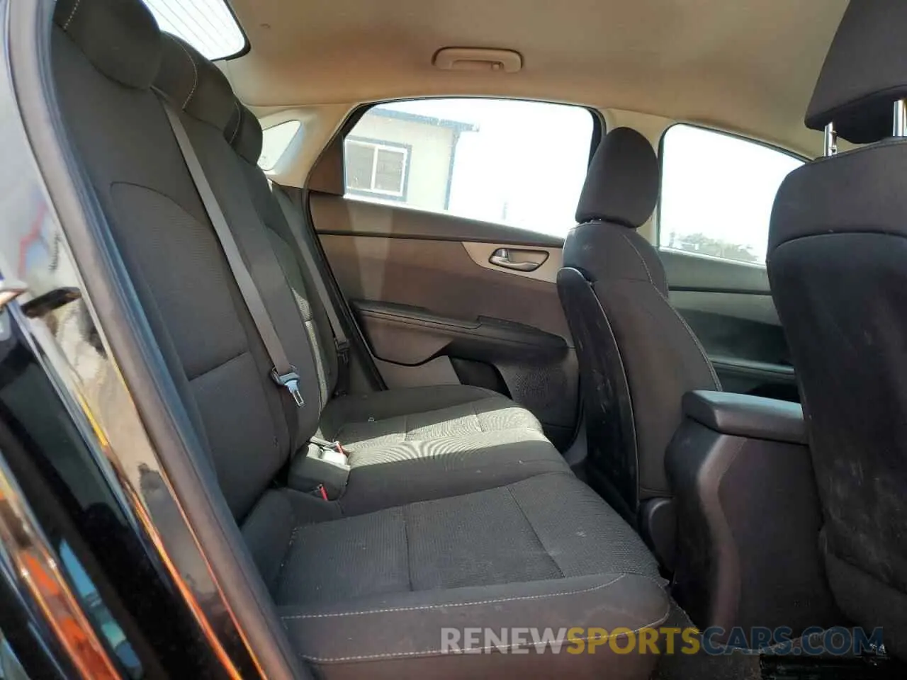 10 Photograph of a damaged car 3KPF24ADXKE119794 KIA FORTE 2019