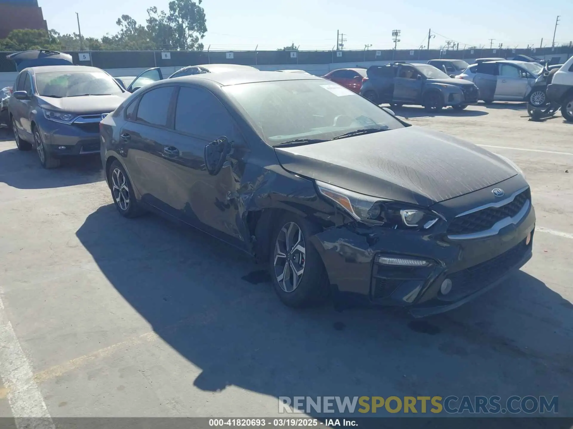 1 Photograph of a damaged car 3KPF24ADXKE137521 KIA FORTE 2019