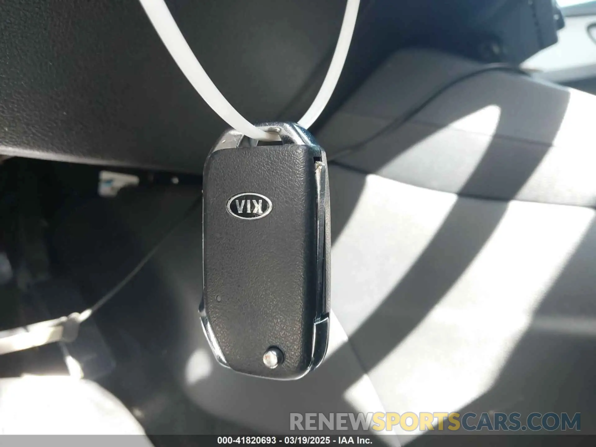11 Photograph of a damaged car 3KPF24ADXKE137521 KIA FORTE 2019