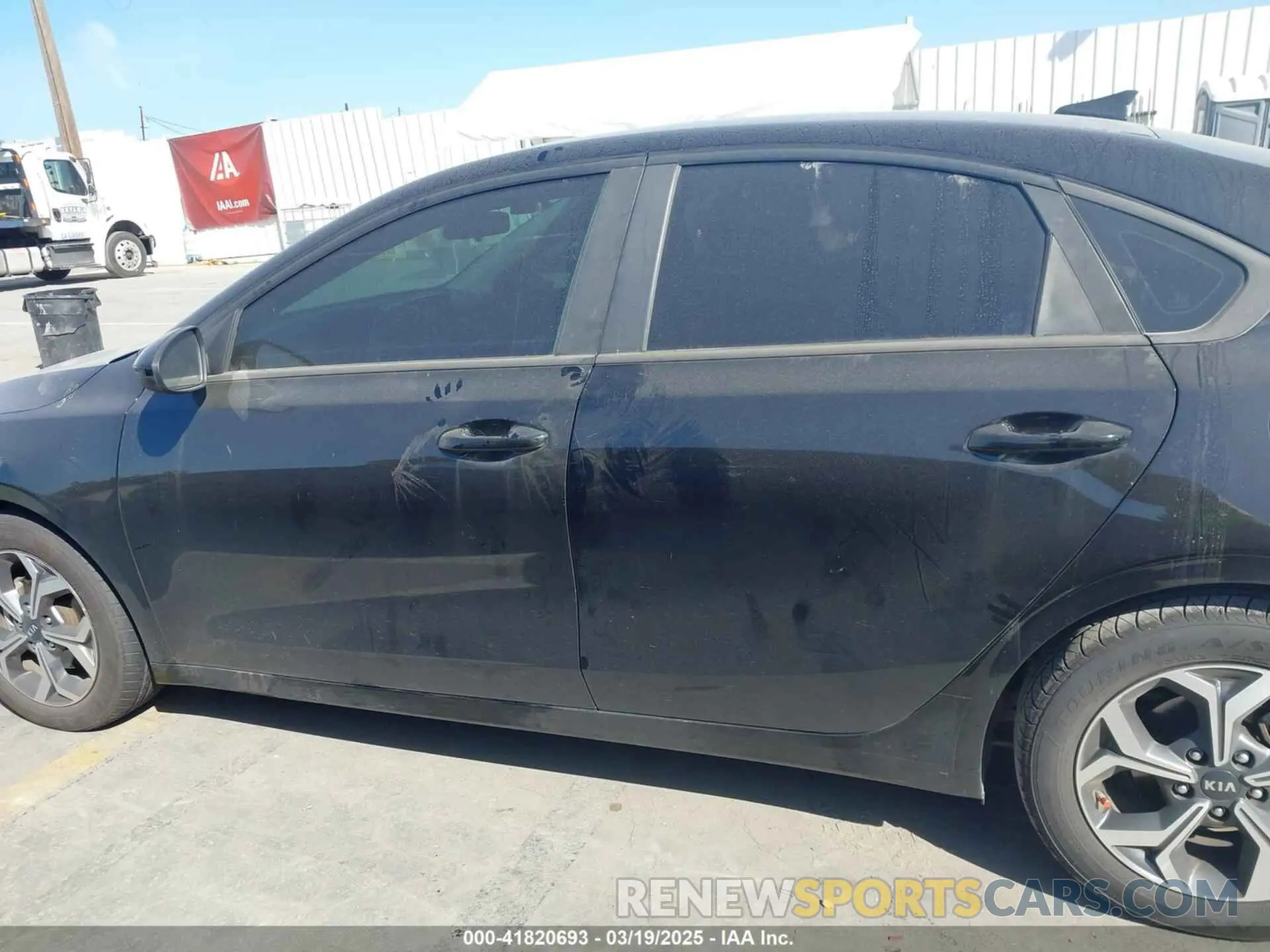 14 Photograph of a damaged car 3KPF24ADXKE137521 KIA FORTE 2019