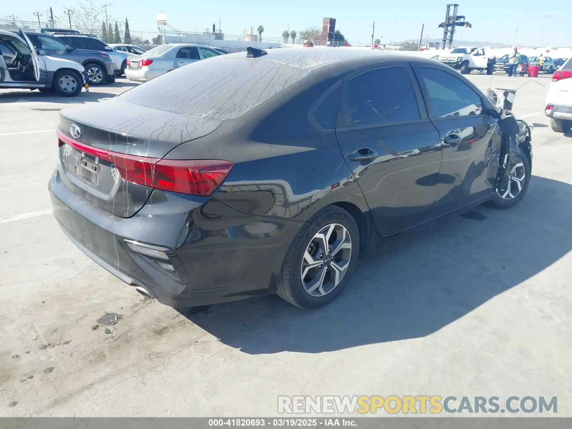 4 Photograph of a damaged car 3KPF24ADXKE137521 KIA FORTE 2019