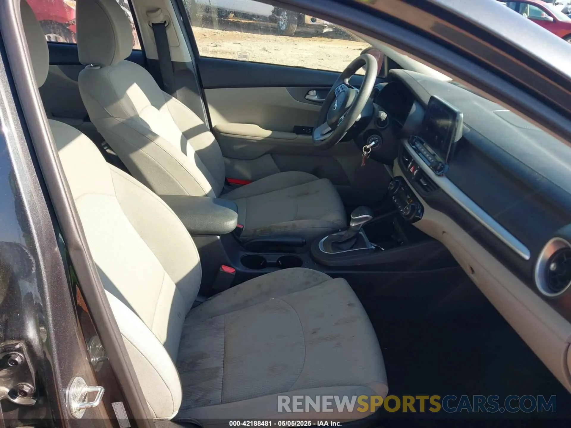 5 Photograph of a damaged car 3KPF24ADXKE139561 KIA FORTE 2019