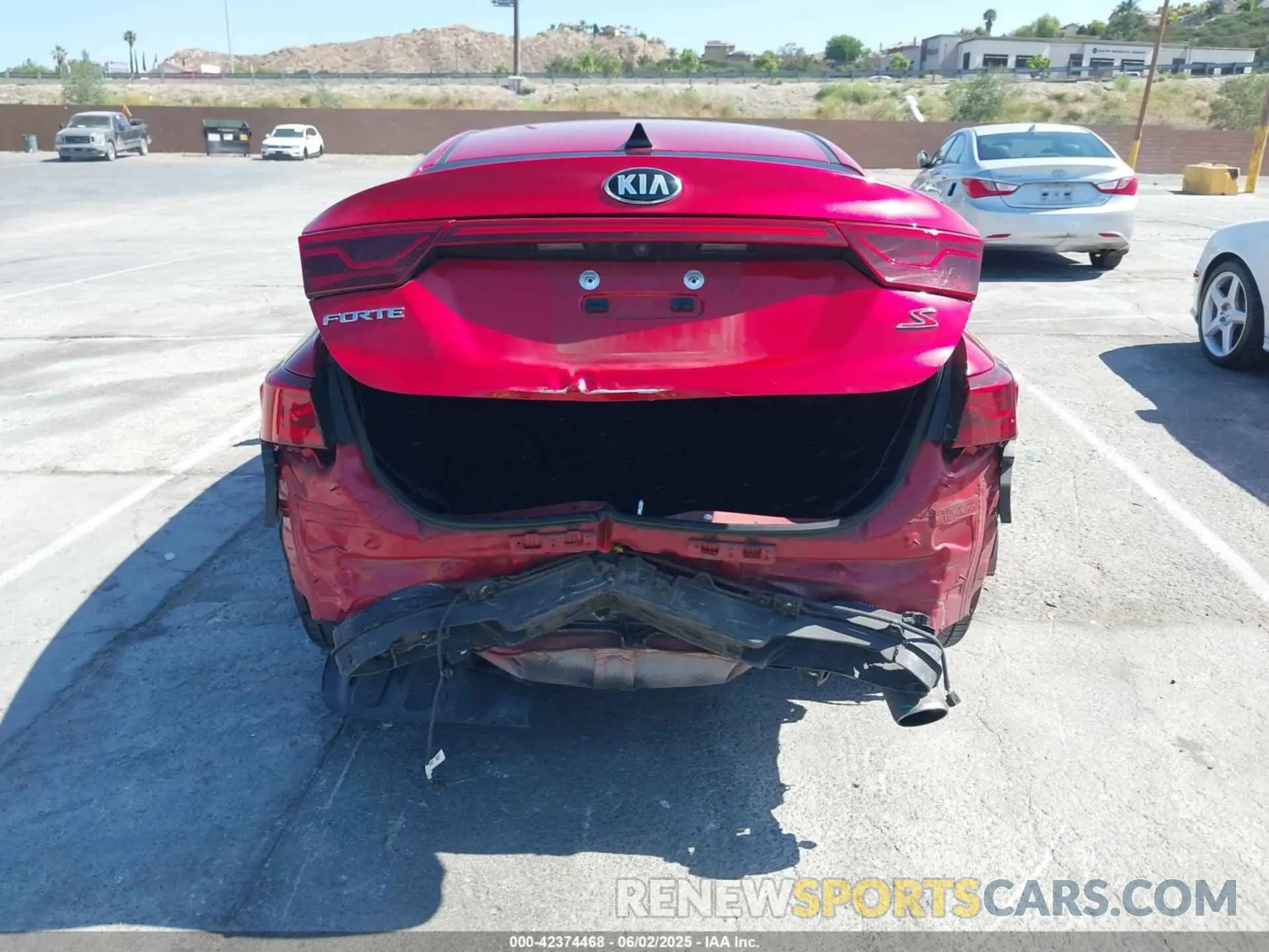 17 Photograph of a damaged car 3KPF34AD0KE006787 KIA FORTE 2019