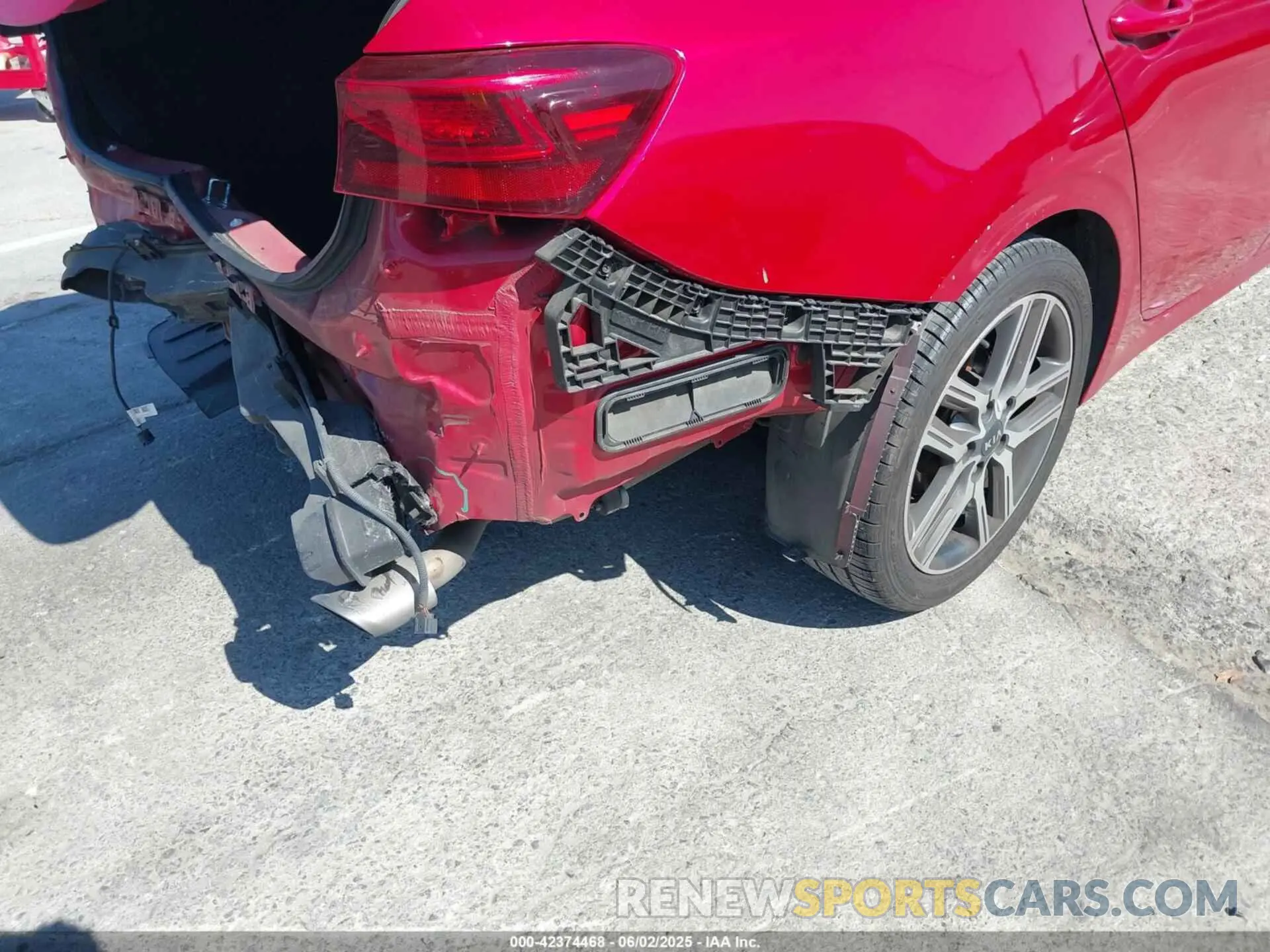 19 Photograph of a damaged car 3KPF34AD0KE006787 KIA FORTE 2019