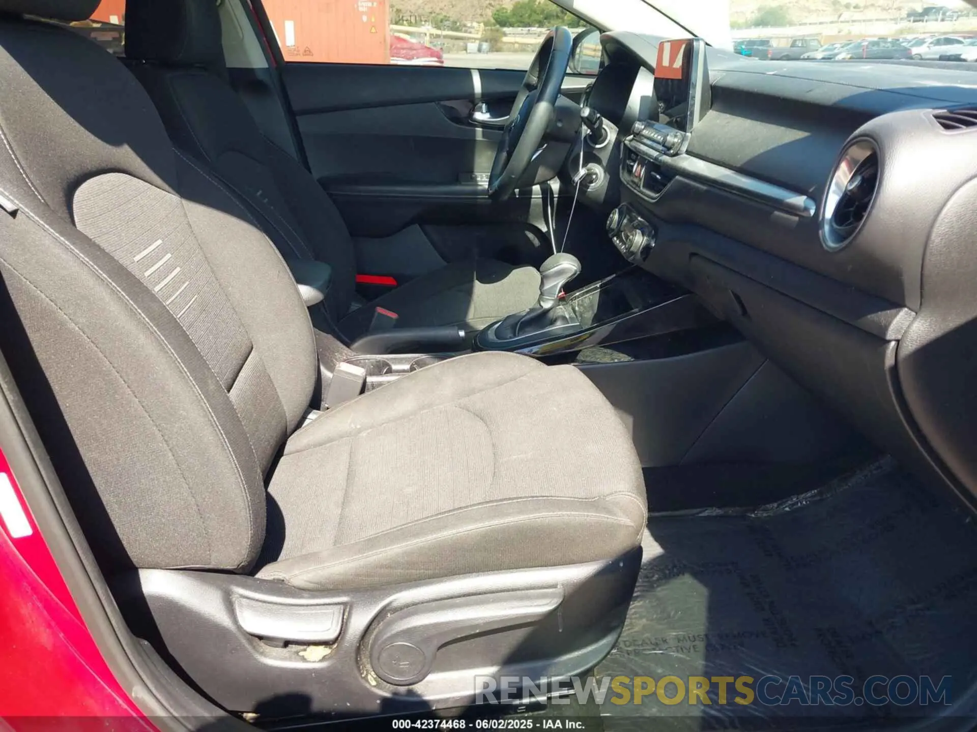5 Photograph of a damaged car 3KPF34AD0KE006787 KIA FORTE 2019