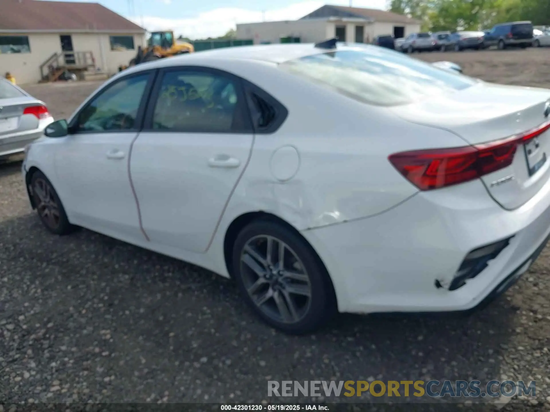 13 Photograph of a damaged car 3KPF34AD0KE027350 KIA FORTE 2019