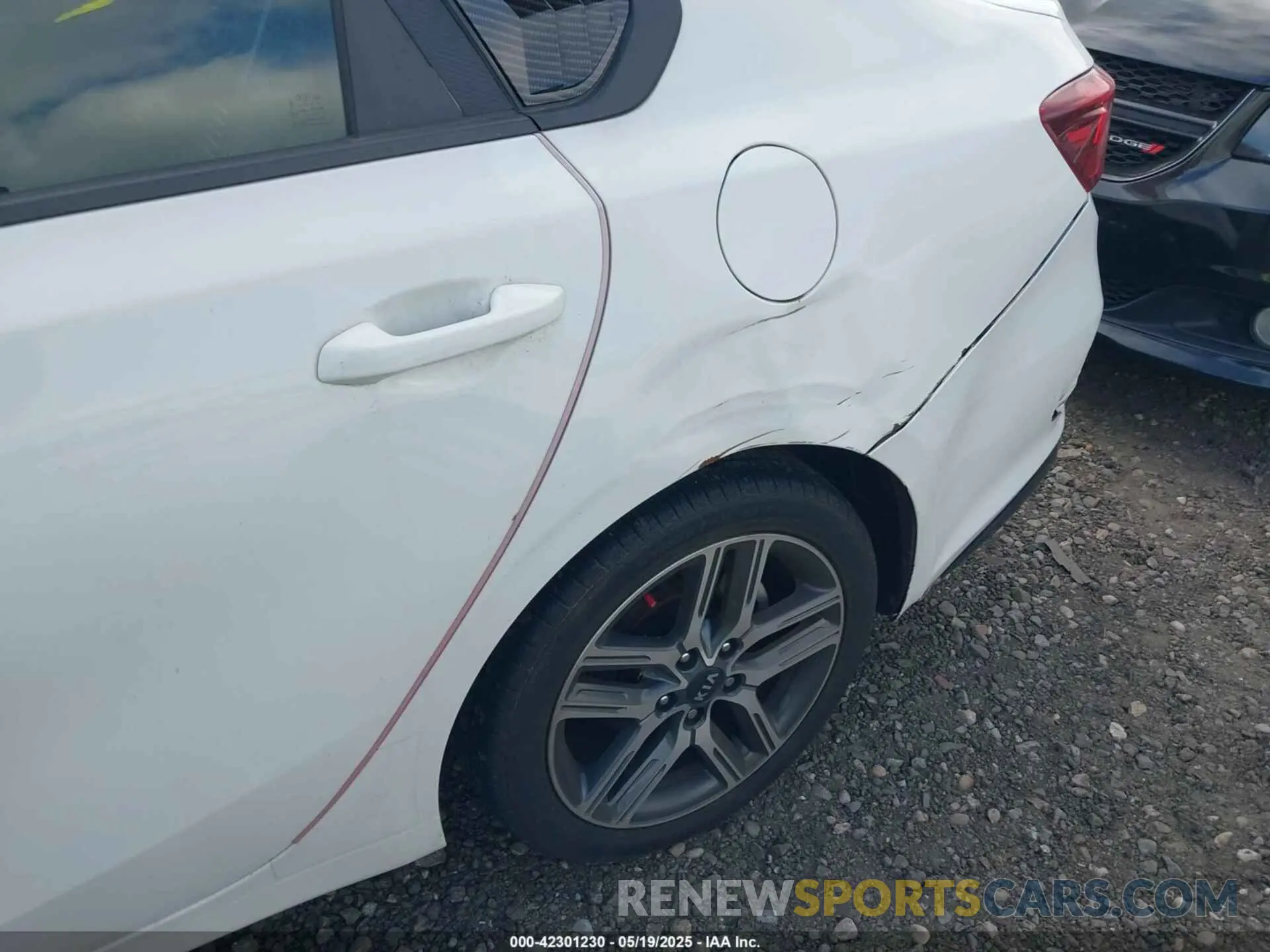 6 Photograph of a damaged car 3KPF34AD0KE027350 KIA FORTE 2019