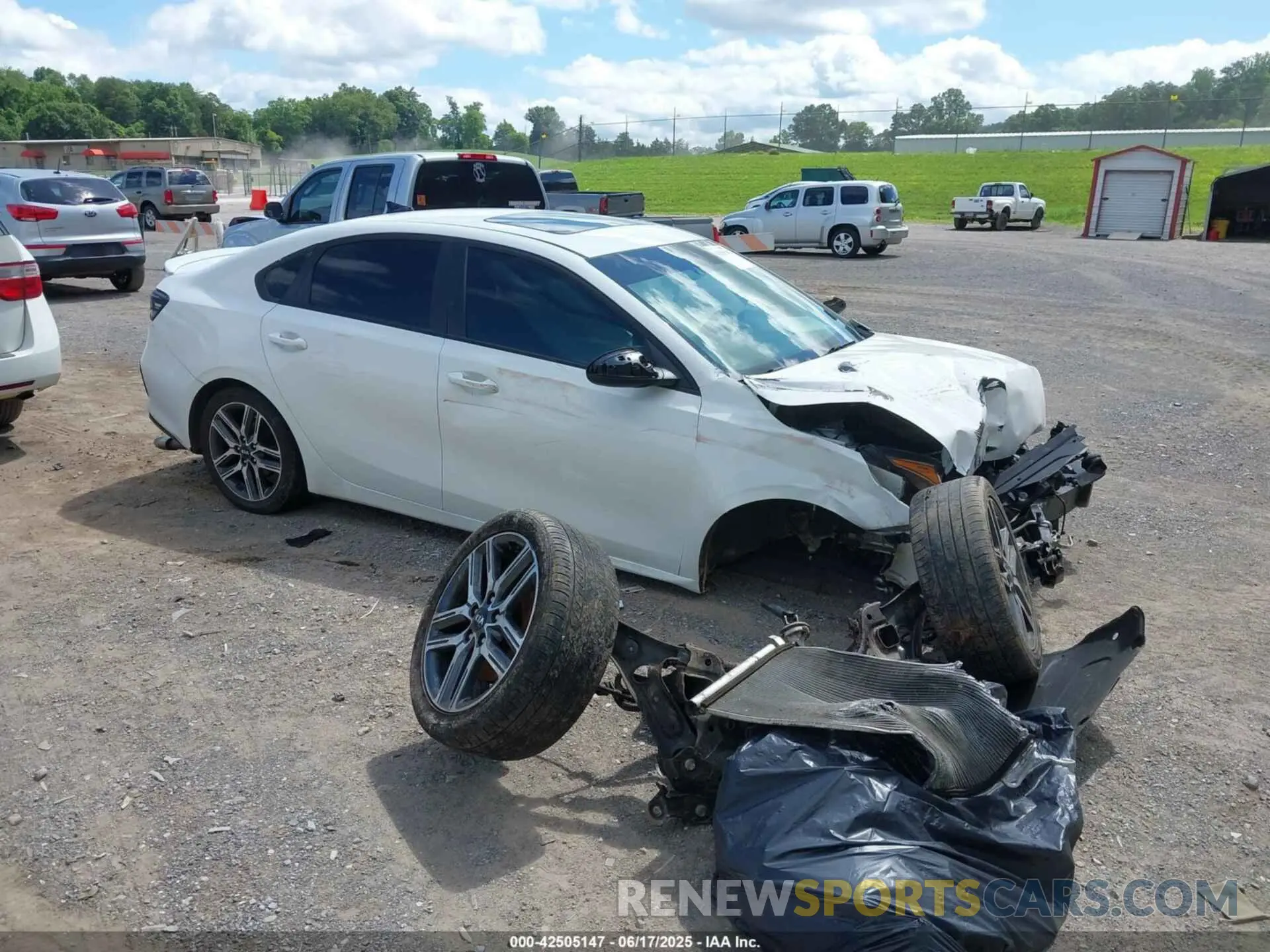 1 Photograph of a damaged car 3KPF34AD0KE028028 KIA FORTE 2019