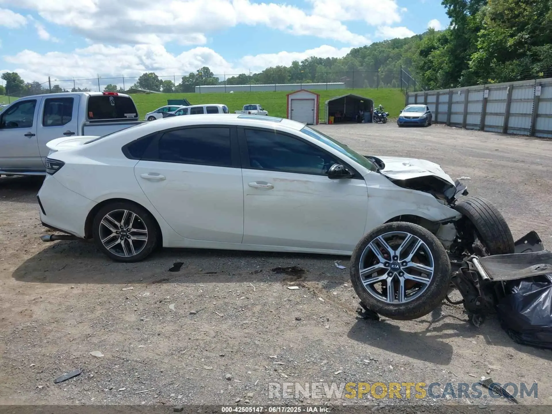 13 Photograph of a damaged car 3KPF34AD0KE028028 KIA FORTE 2019