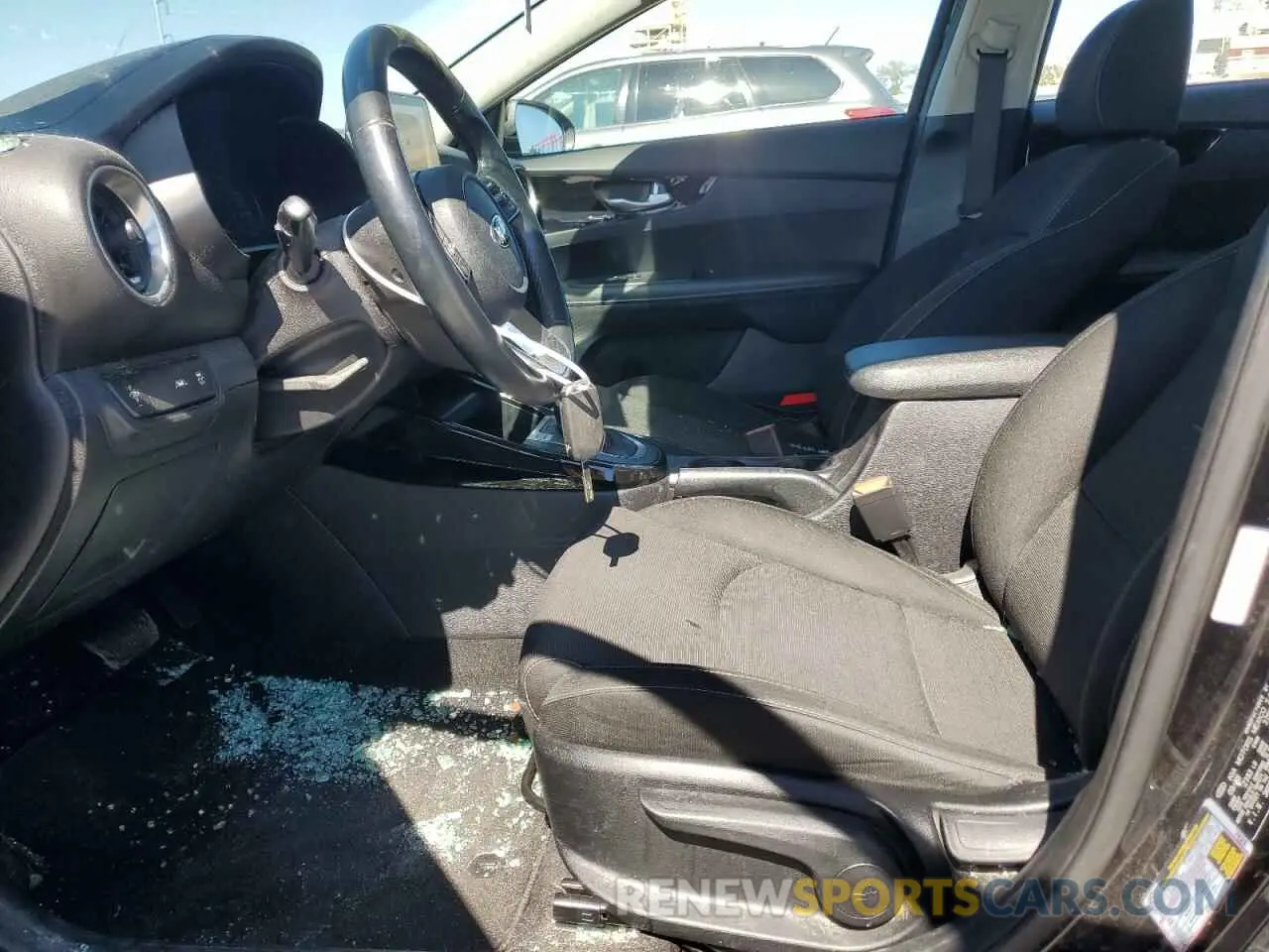 7 Photograph of a damaged car 3KPF34AD1KE034064 KIA FORTE 2019