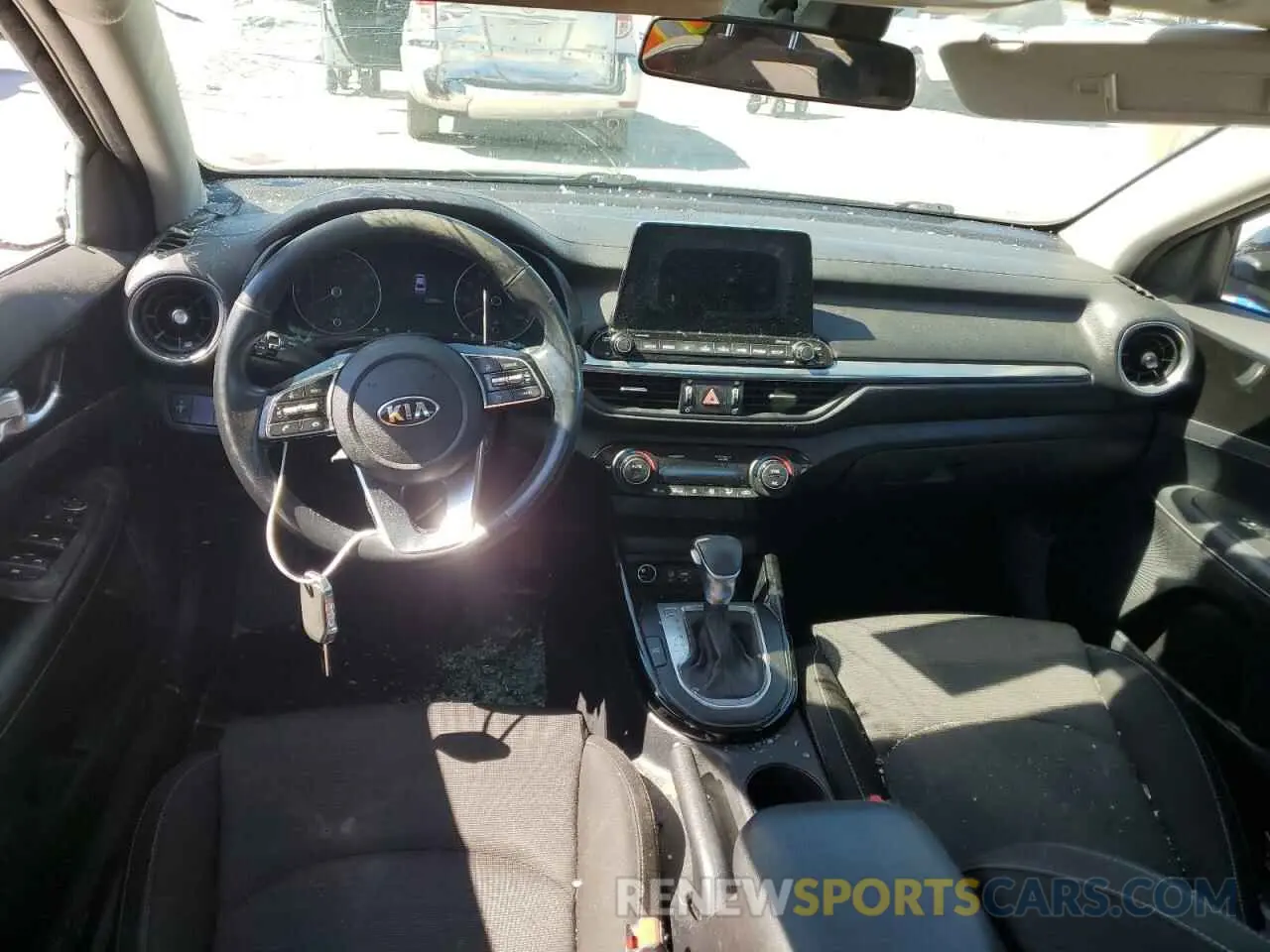8 Photograph of a damaged car 3KPF34AD1KE034064 KIA FORTE 2019