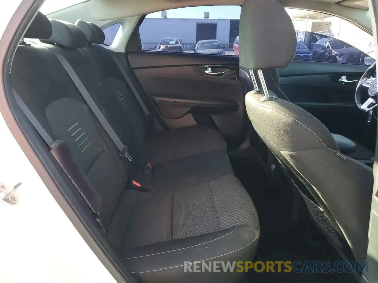 11 Photograph of a damaged car 3KPF34AD1KE098864 KIA FORTE 2019