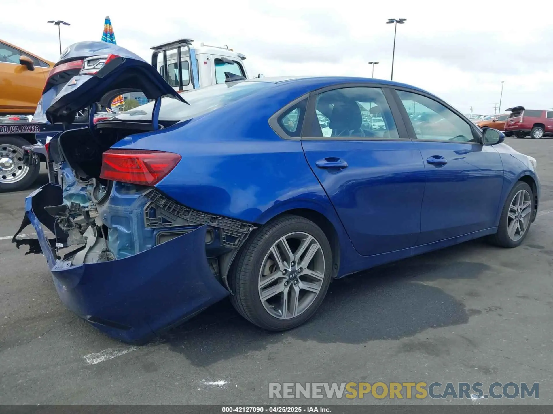 4 Photograph of a damaged car 3KPF34AD2KE017208 KIA FORTE 2019