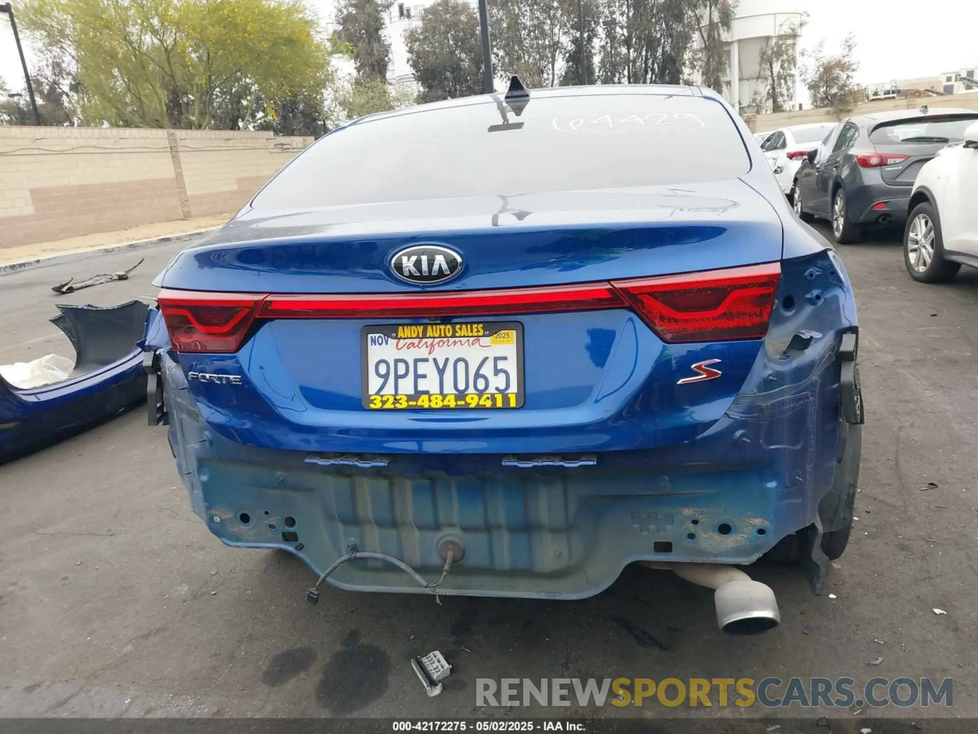 17 Photograph of a damaged car 3KPF34AD2KE022795 KIA FORTE 2019