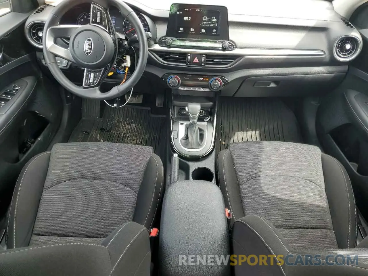 8 Photograph of a damaged car 3KPF34AD2KE025129 KIA FORTE 2019