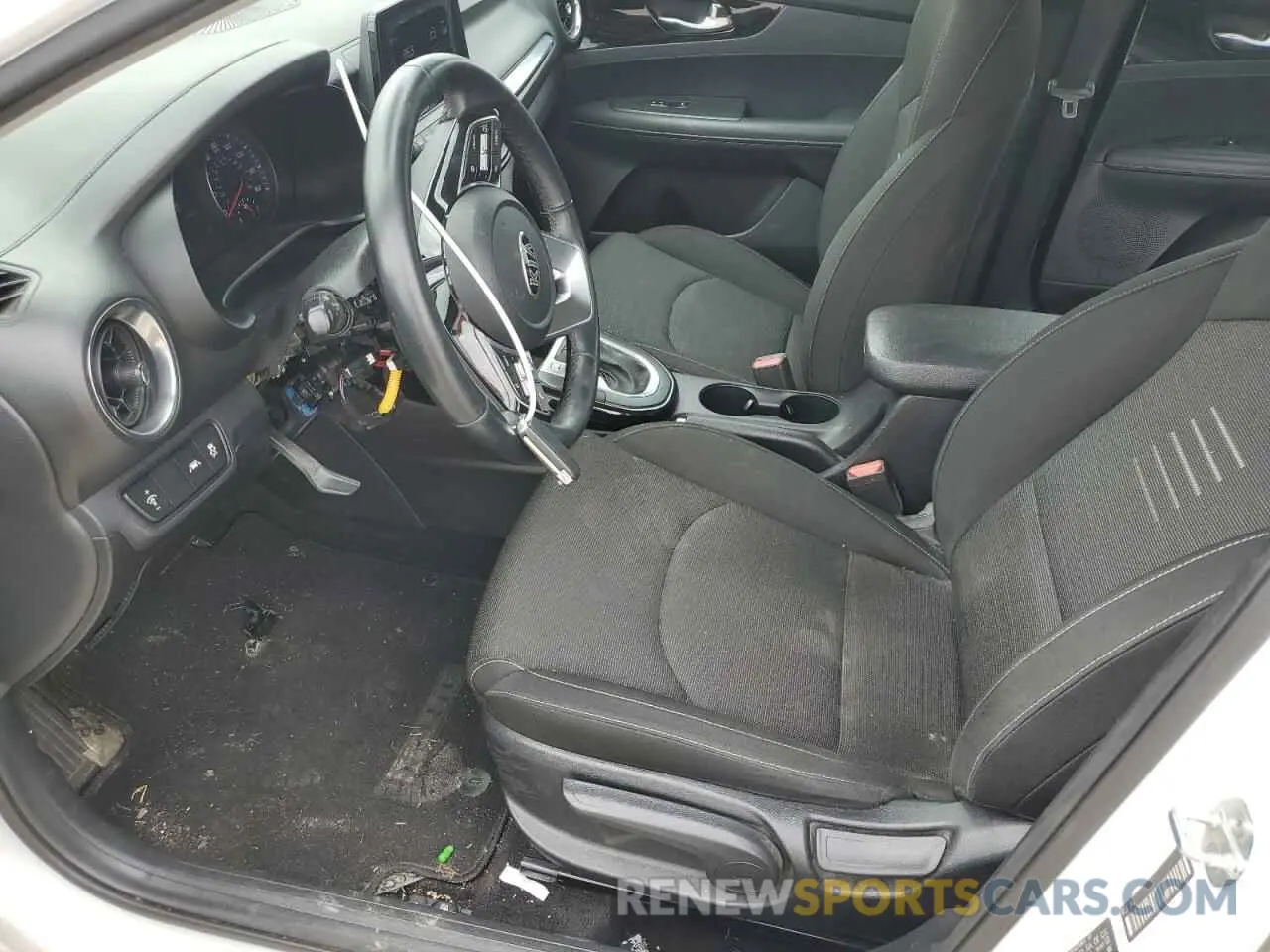 7 Photograph of a damaged car 3KPF34AD2KE033313 KIA FORTE 2019