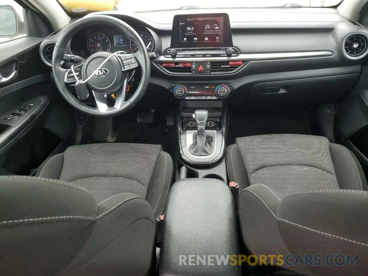 8 Photograph of a damaged car 3KPF34AD2KE033313 KIA FORTE 2019