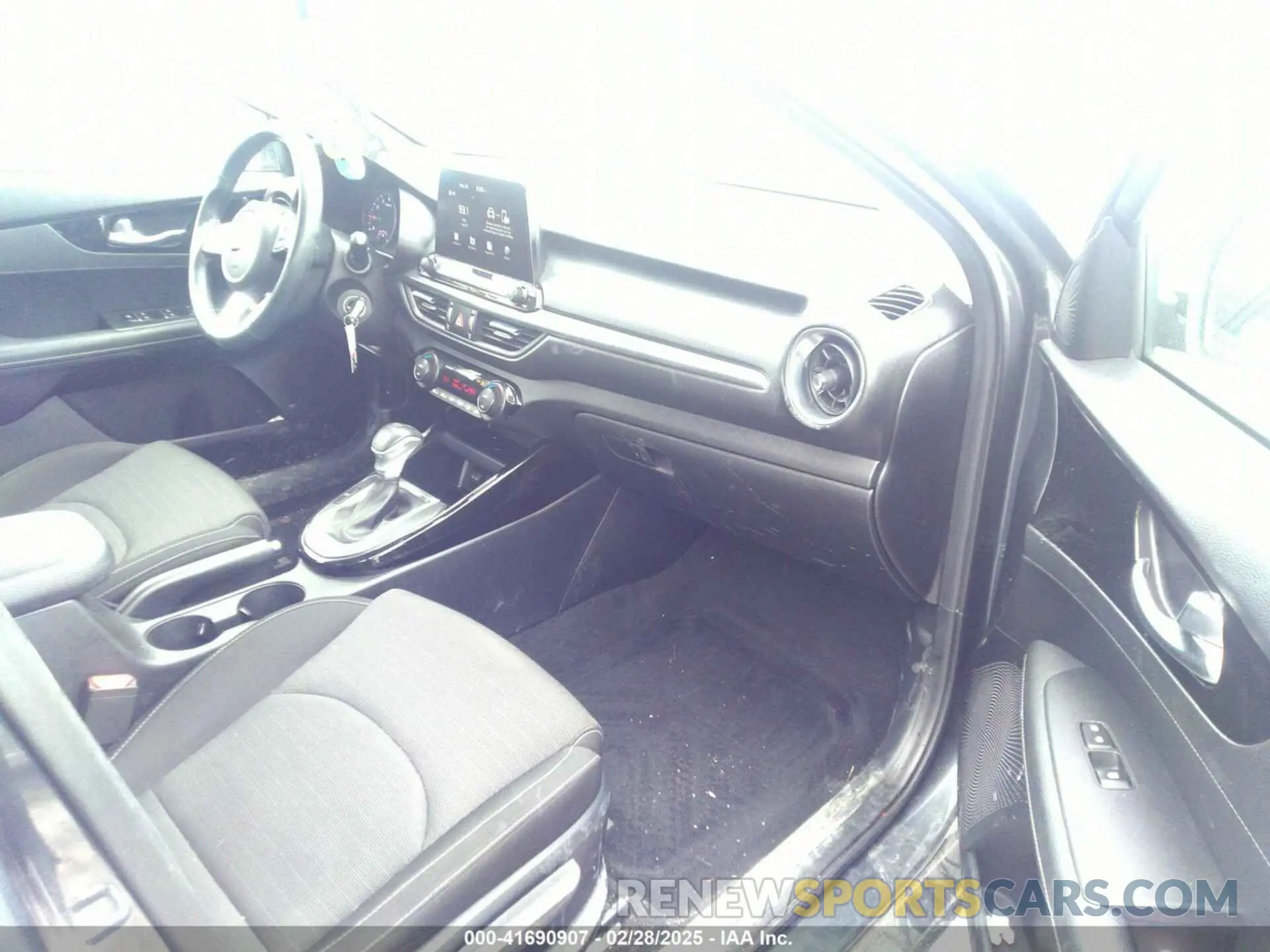 5 Photograph of a damaged car 3KPF34AD2KE074749 KIA FORTE 2019