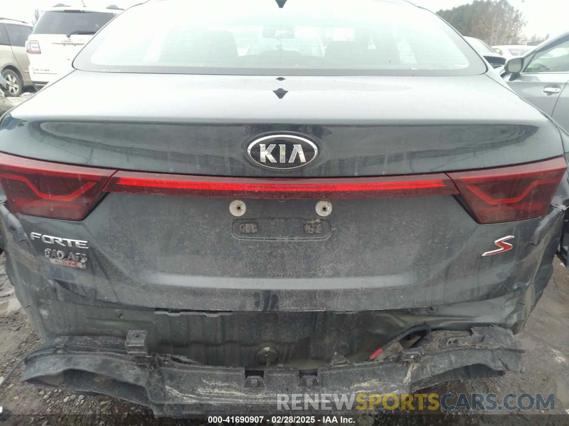 6 Photograph of a damaged car 3KPF34AD2KE074749 KIA FORTE 2019
