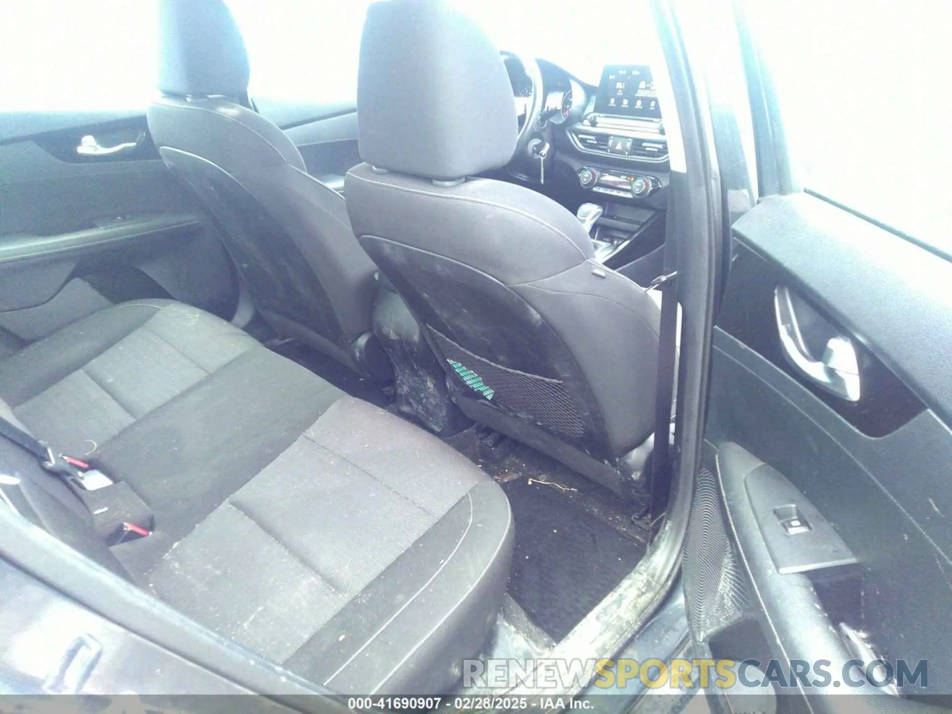 8 Photograph of a damaged car 3KPF34AD2KE074749 KIA FORTE 2019