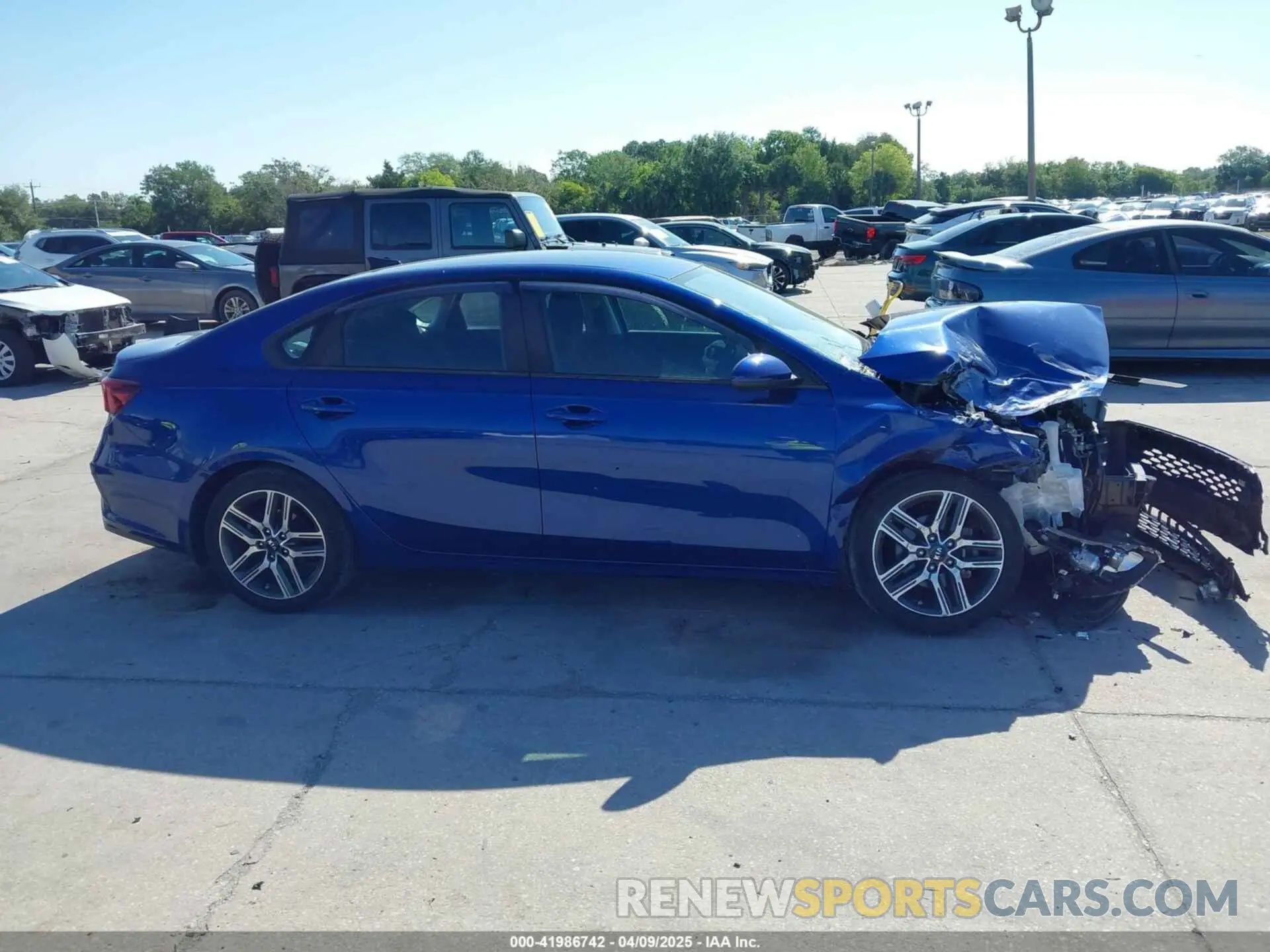 14 Photograph of a damaged car 3KPF34AD2KE114151 KIA FORTE 2019