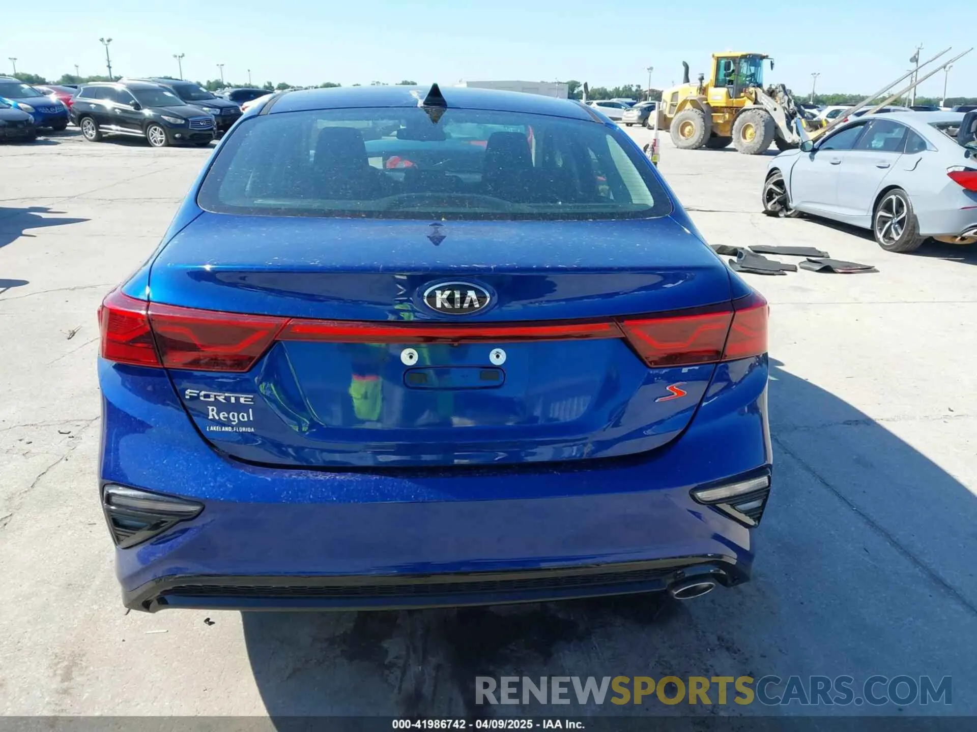 17 Photograph of a damaged car 3KPF34AD2KE114151 KIA FORTE 2019