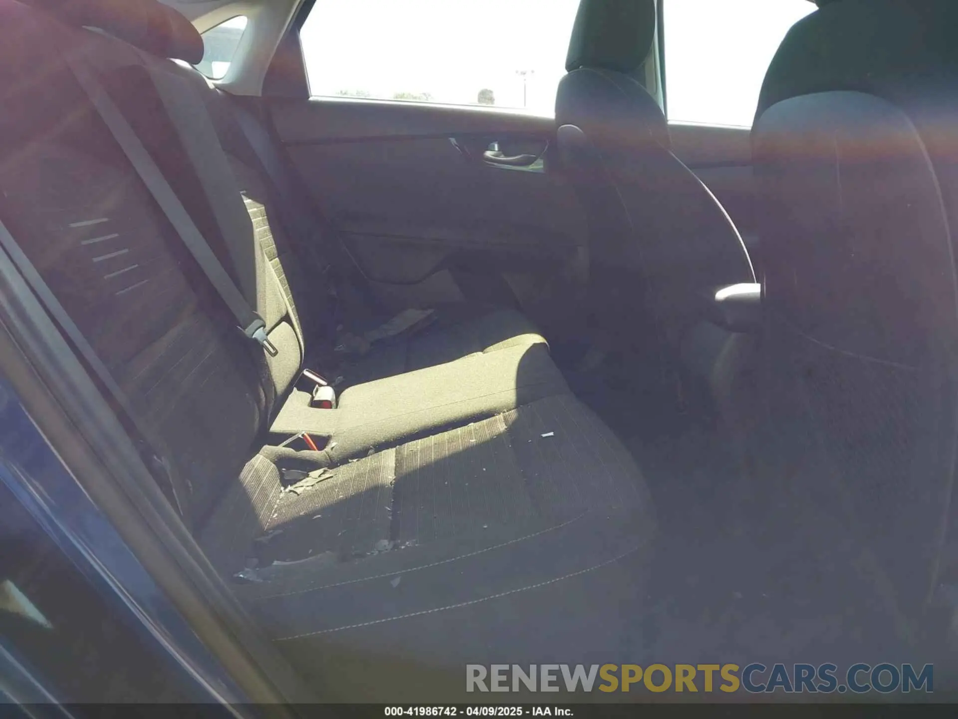 8 Photograph of a damaged car 3KPF34AD2KE114151 KIA FORTE 2019