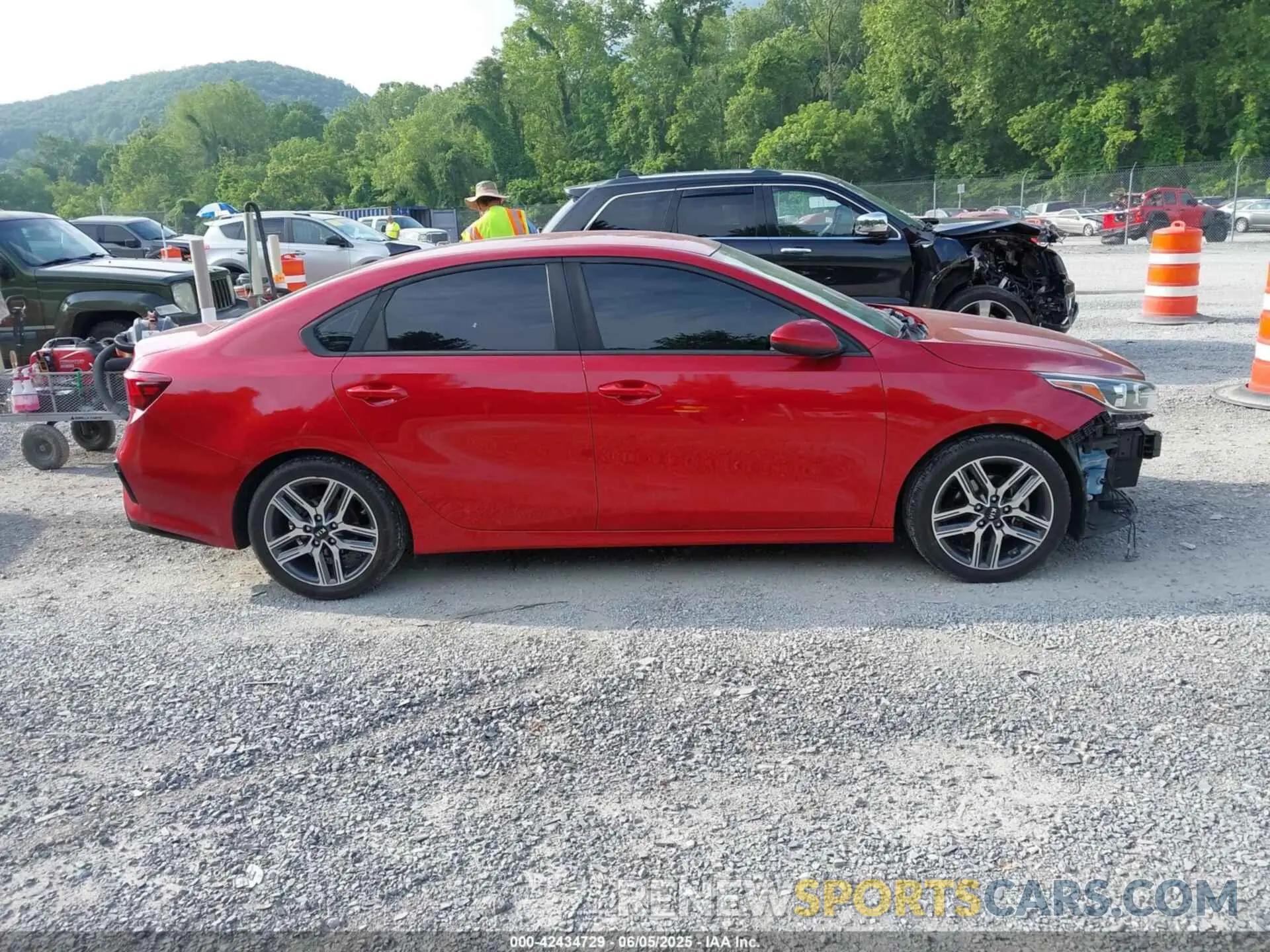 13 Photograph of a damaged car 3KPF34AD2KE114389 KIA FORTE 2019