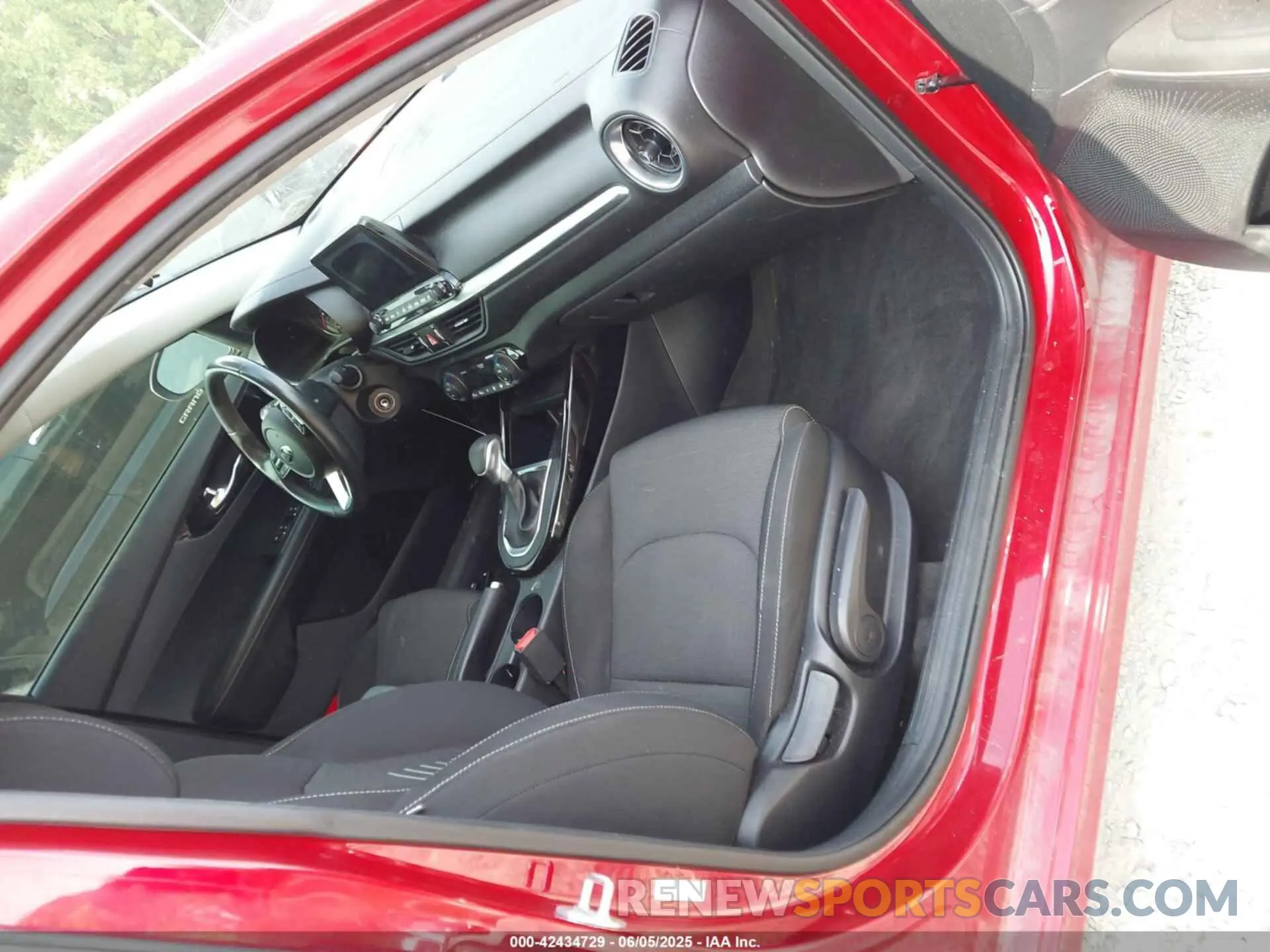 5 Photograph of a damaged car 3KPF34AD2KE114389 KIA FORTE 2019