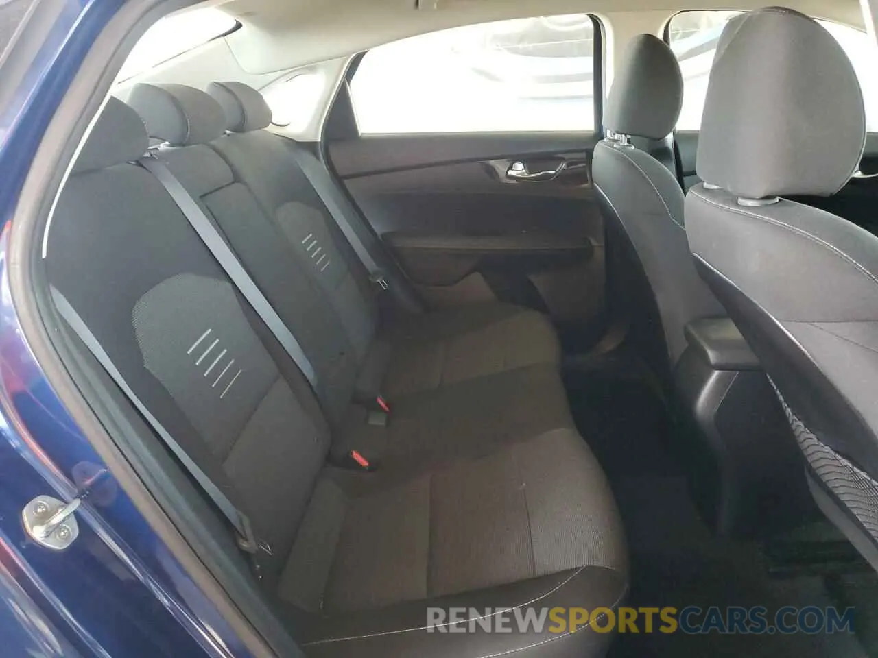 10 Photograph of a damaged car 3KPF34AD3KE028170 KIA FORTE 2019