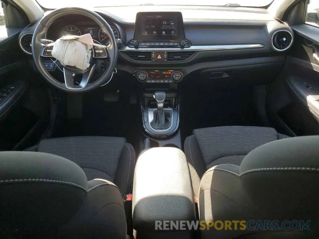 8 Photograph of a damaged car 3KPF34AD3KE028752 KIA FORTE 2019