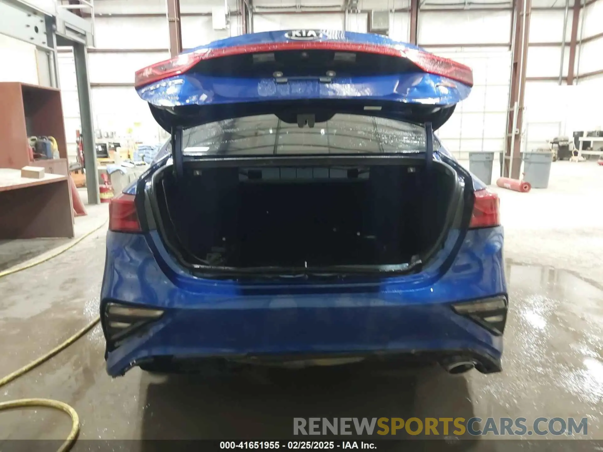 17 Photograph of a damaged car 3KPF34AD3KE035488 KIA FORTE 2019