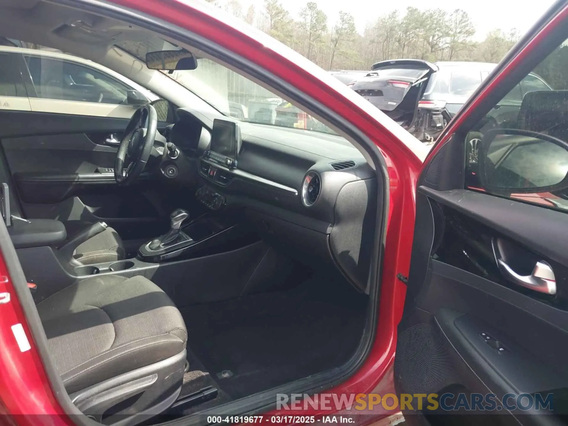 5 Photograph of a damaged car 3KPF34AD3KE048077 KIA FORTE 2019