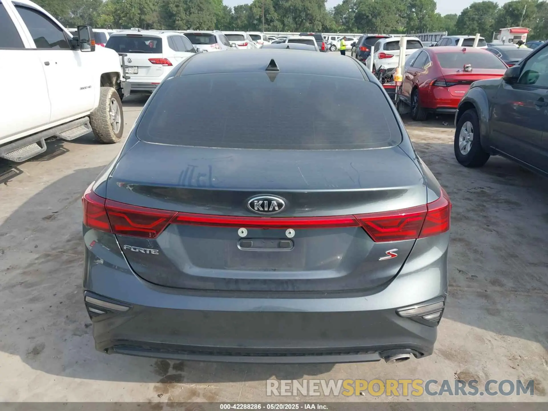 17 Photograph of a damaged car 3KPF34AD3KE072847 KIA FORTE 2019