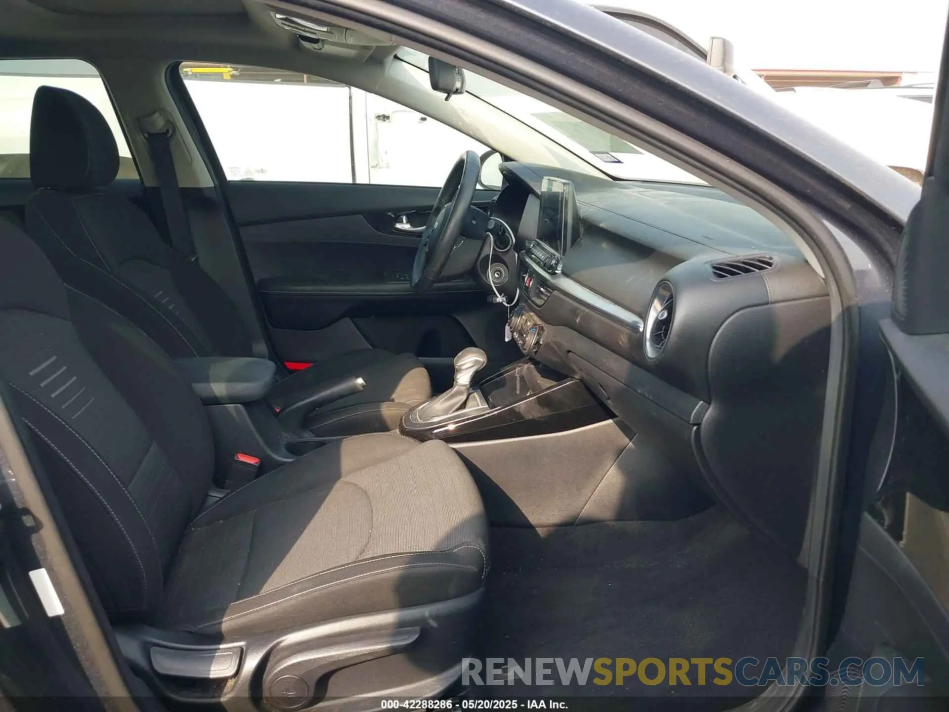 5 Photograph of a damaged car 3KPF34AD3KE072847 KIA FORTE 2019