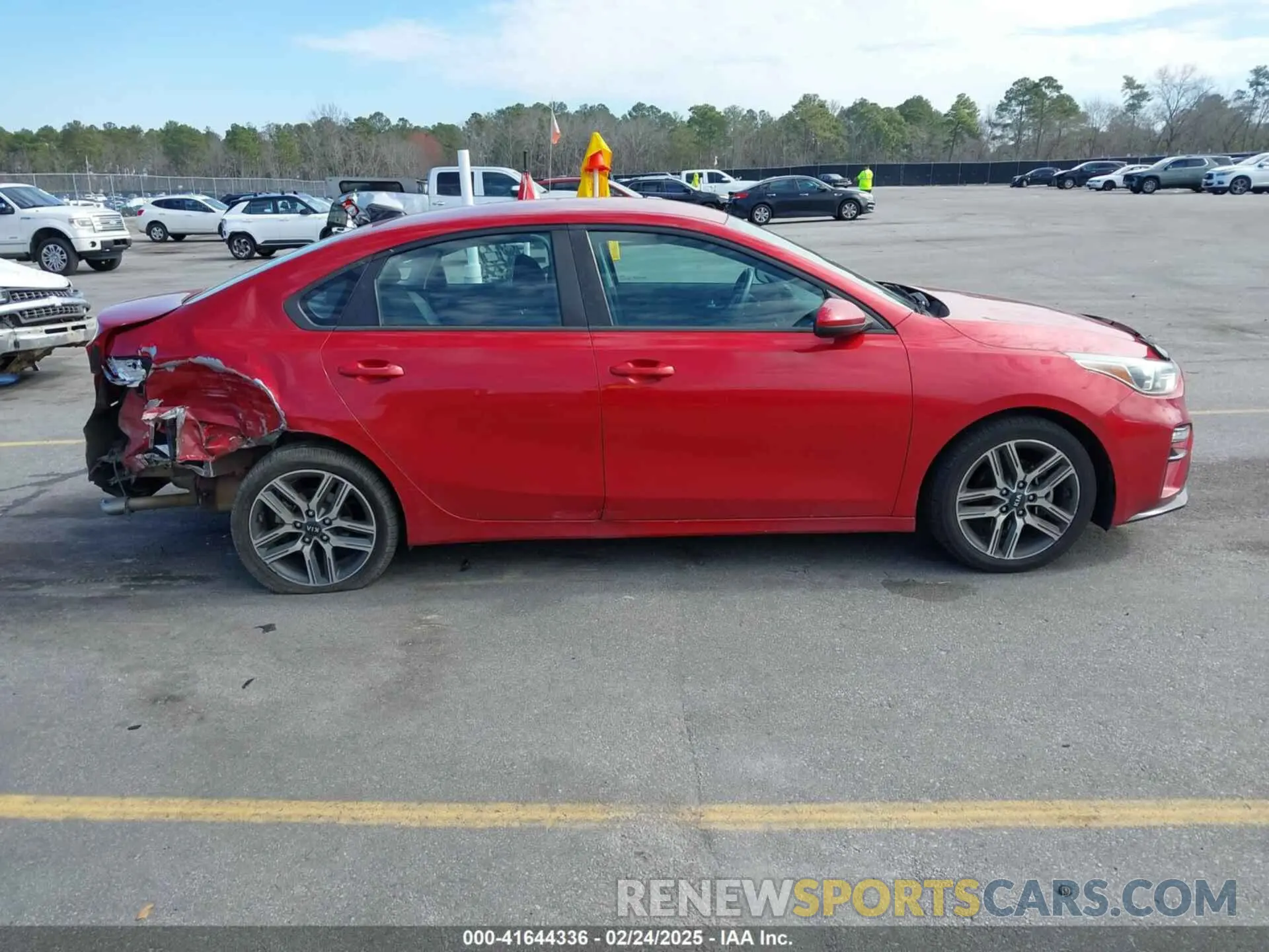 13 Photograph of a damaged car 3KPF34AD4KE017243 KIA FORTE 2019