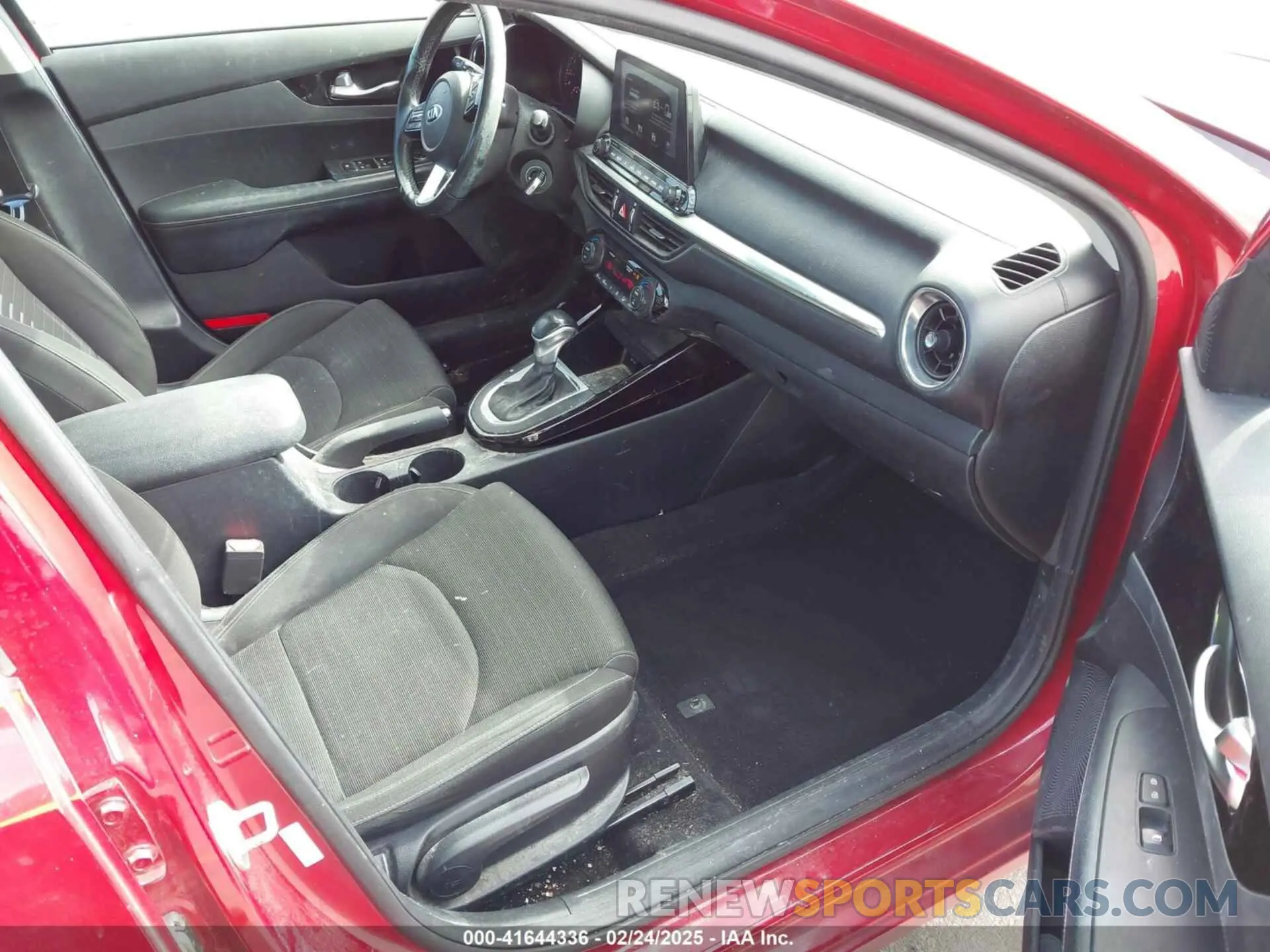5 Photograph of a damaged car 3KPF34AD4KE017243 KIA FORTE 2019
