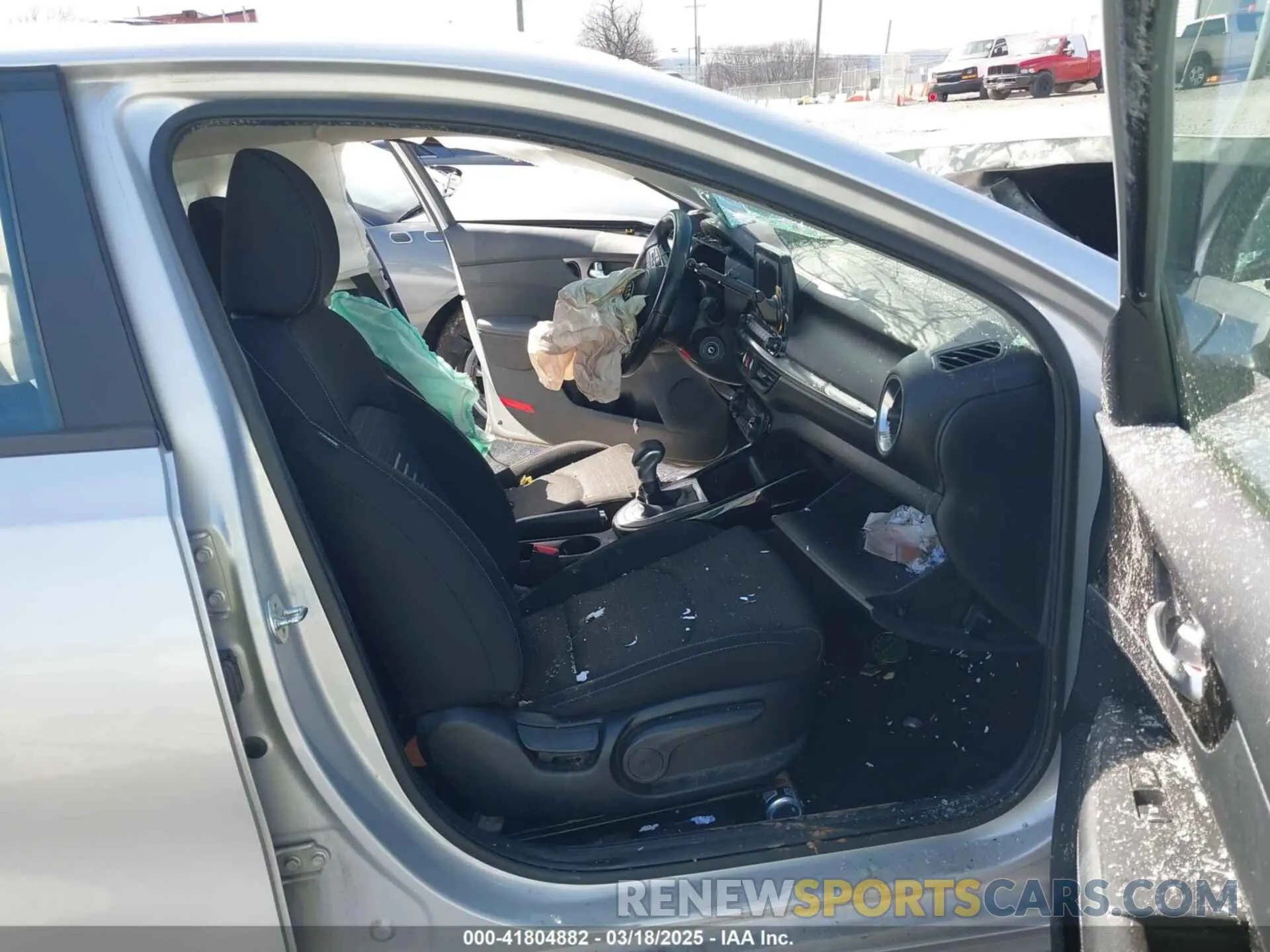5 Photograph of a damaged car 3KPF34AD4KE017288 KIA FORTE 2019