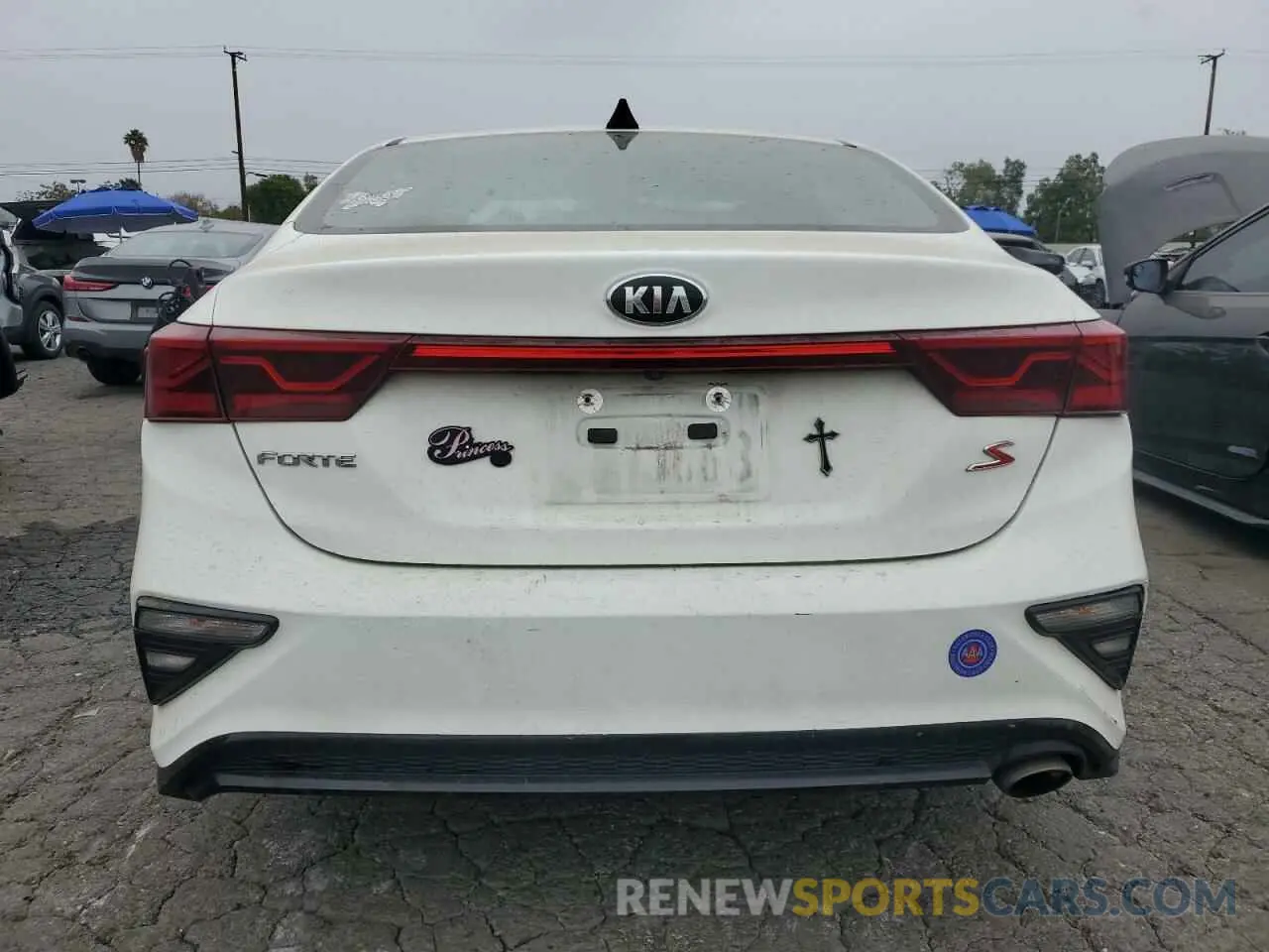6 Photograph of a damaged car 3KPF34AD4KE098583 KIA FORTE 2019