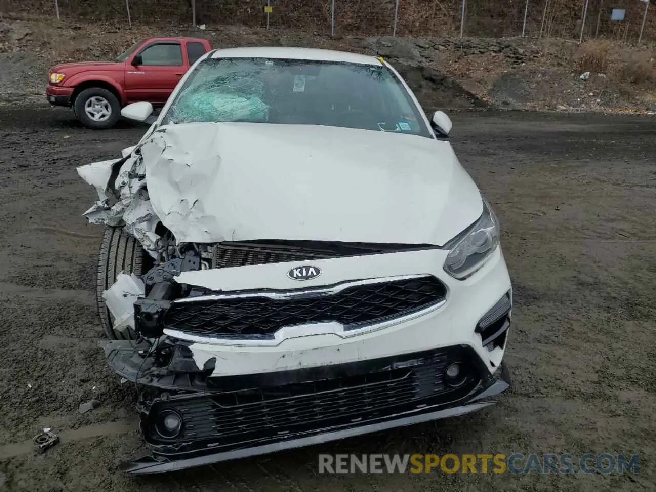 5 Photograph of a damaged car 3KPF34AD4KE118413 KIA FORTE 2019