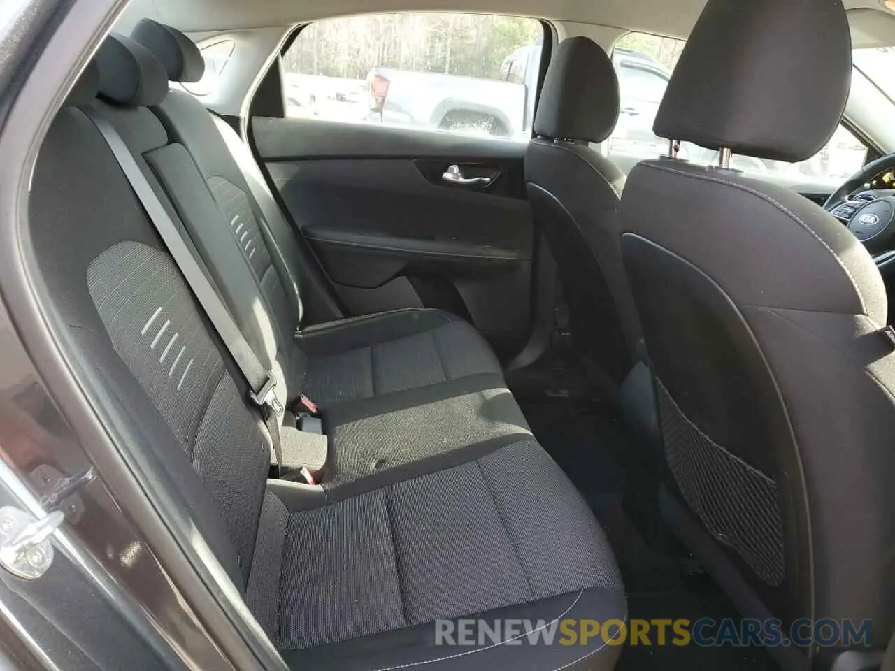 10 Photograph of a damaged car 3KPF34AD4KE135907 KIA FORTE 2019