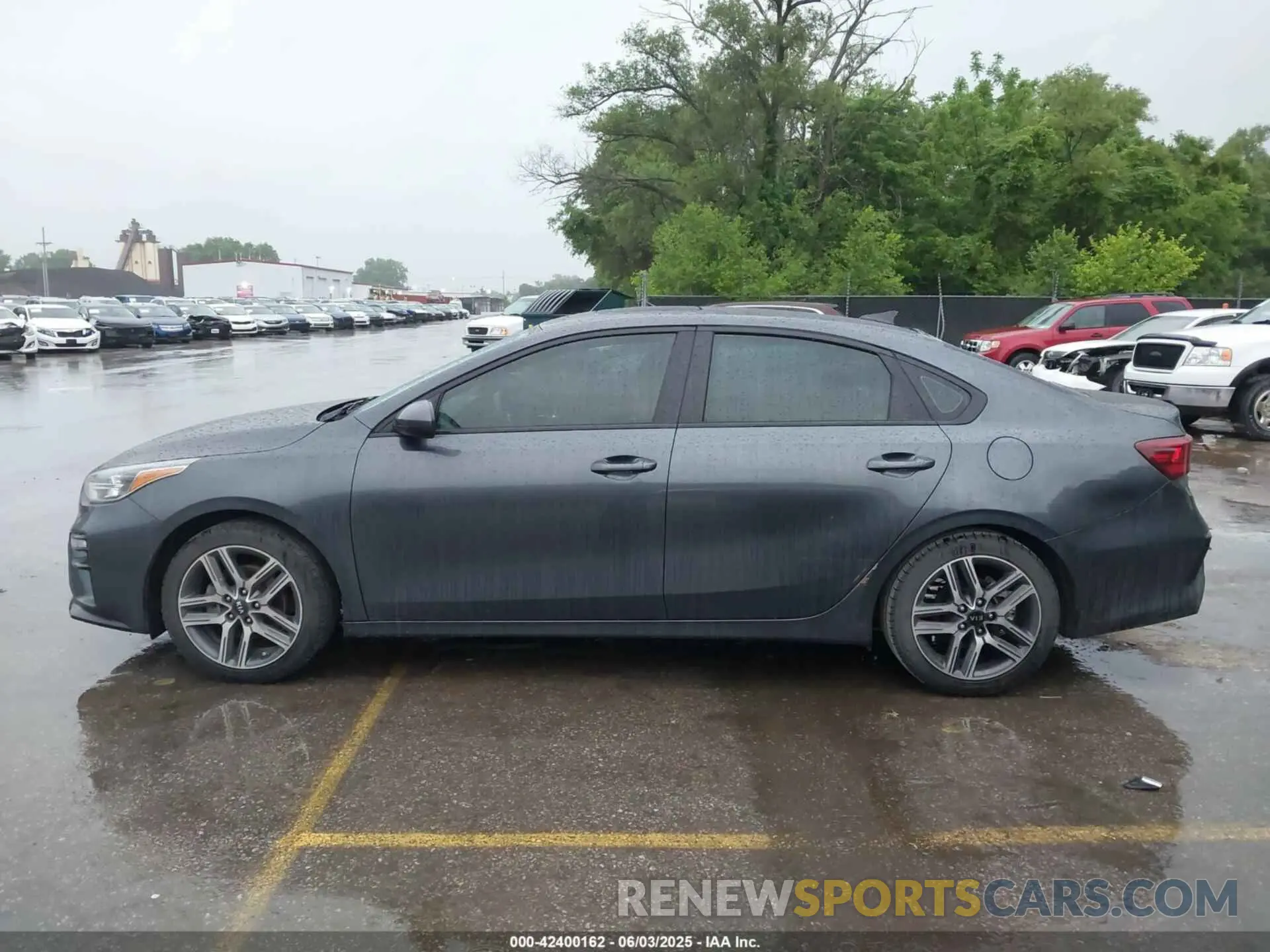 13 Photograph of a damaged car 3KPF34AD5KE026372 KIA FORTE 2019