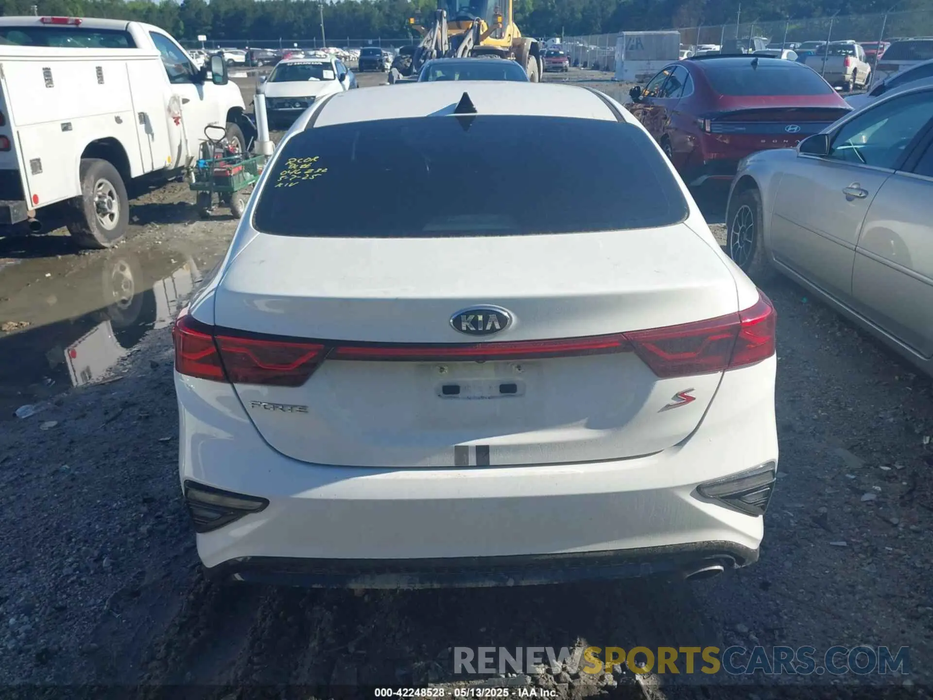 16 Photograph of a damaged car 3KPF34AD5KE026596 KIA FORTE 2019