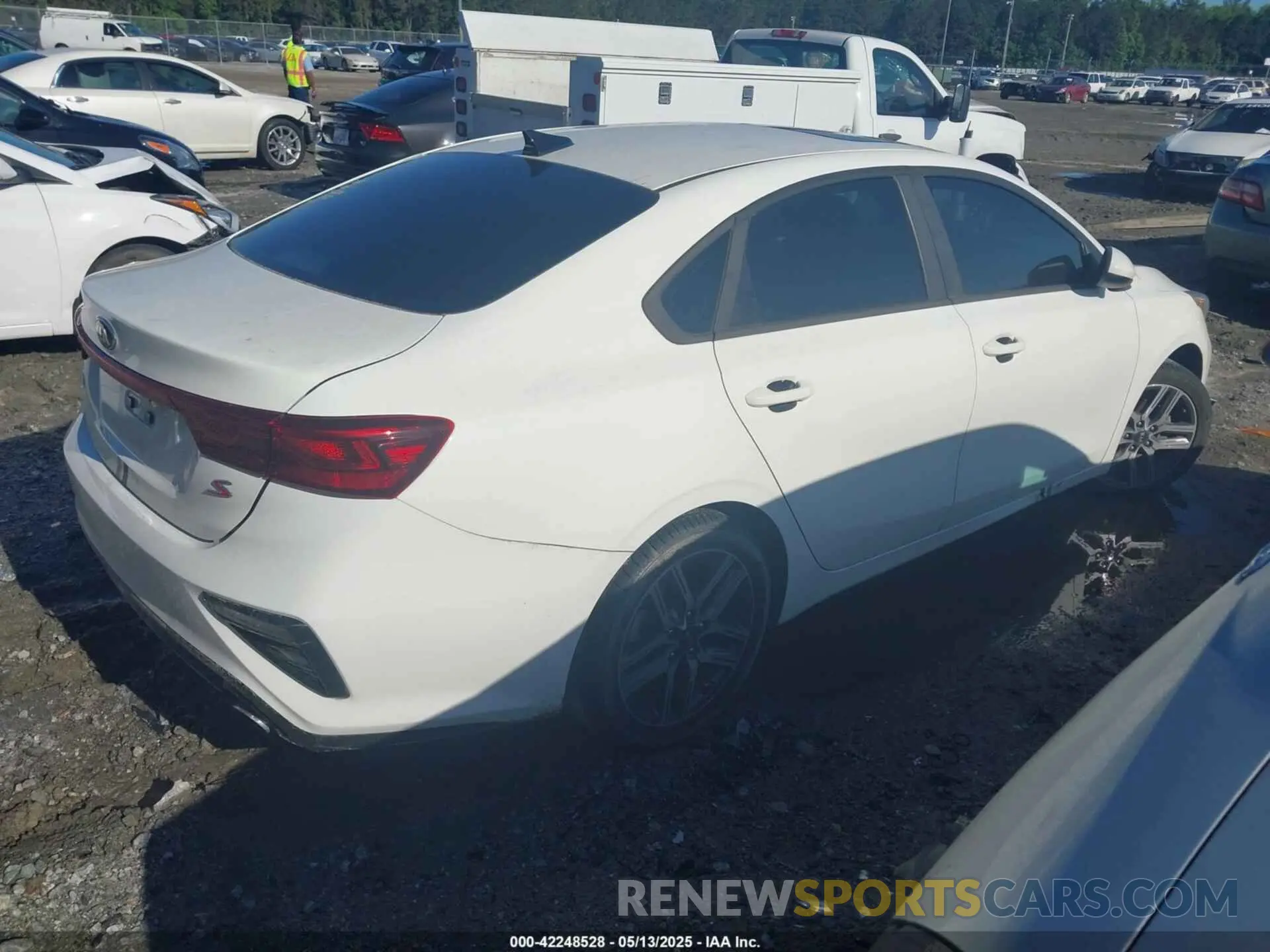 4 Photograph of a damaged car 3KPF34AD5KE026596 KIA FORTE 2019