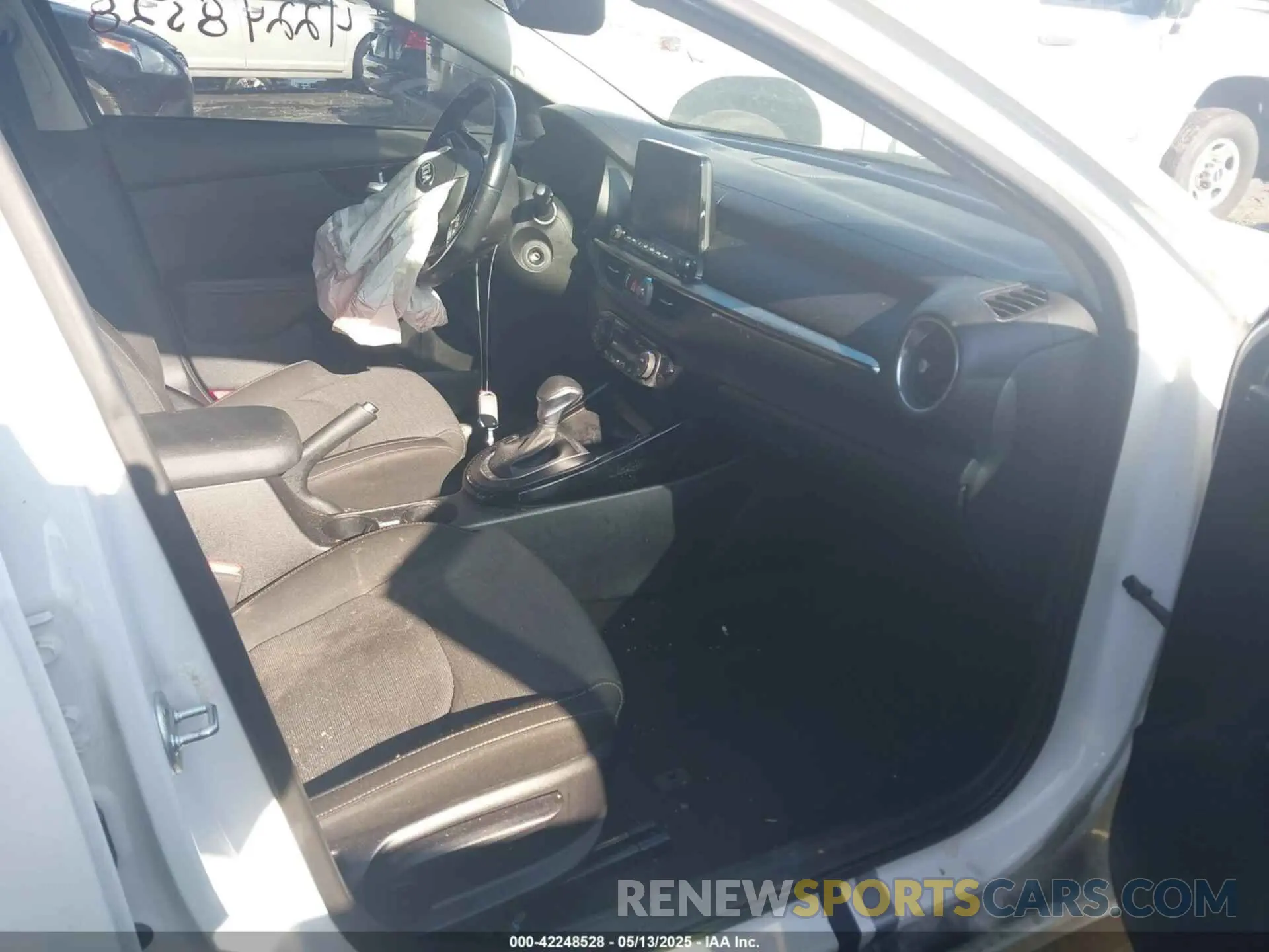 5 Photograph of a damaged car 3KPF34AD5KE026596 KIA FORTE 2019