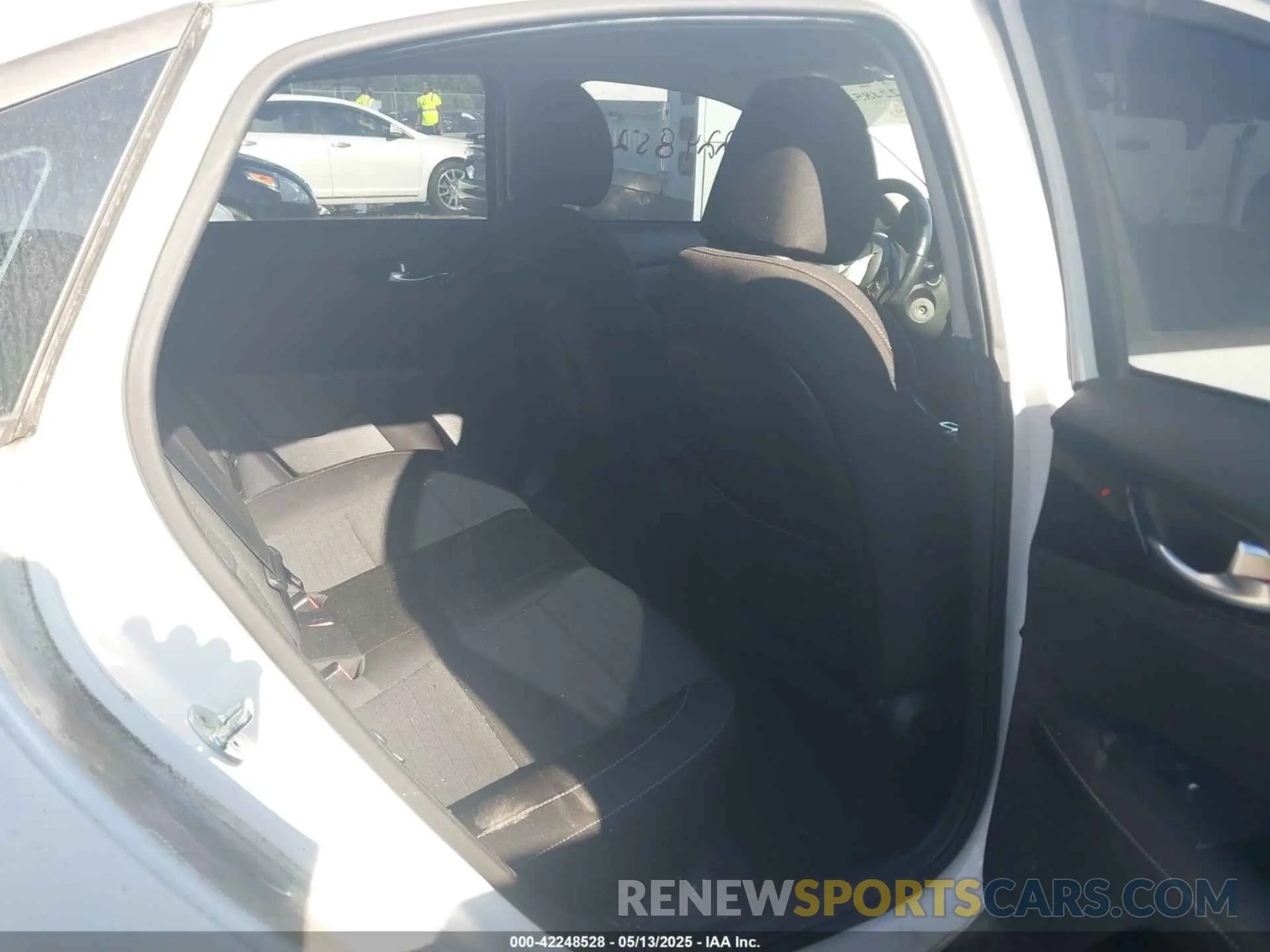 8 Photograph of a damaged car 3KPF34AD5KE026596 KIA FORTE 2019