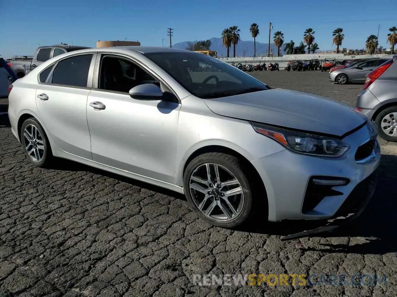 4 Photograph of a damaged car 3KPF34AD5KE042233 KIA FORTE 2019
