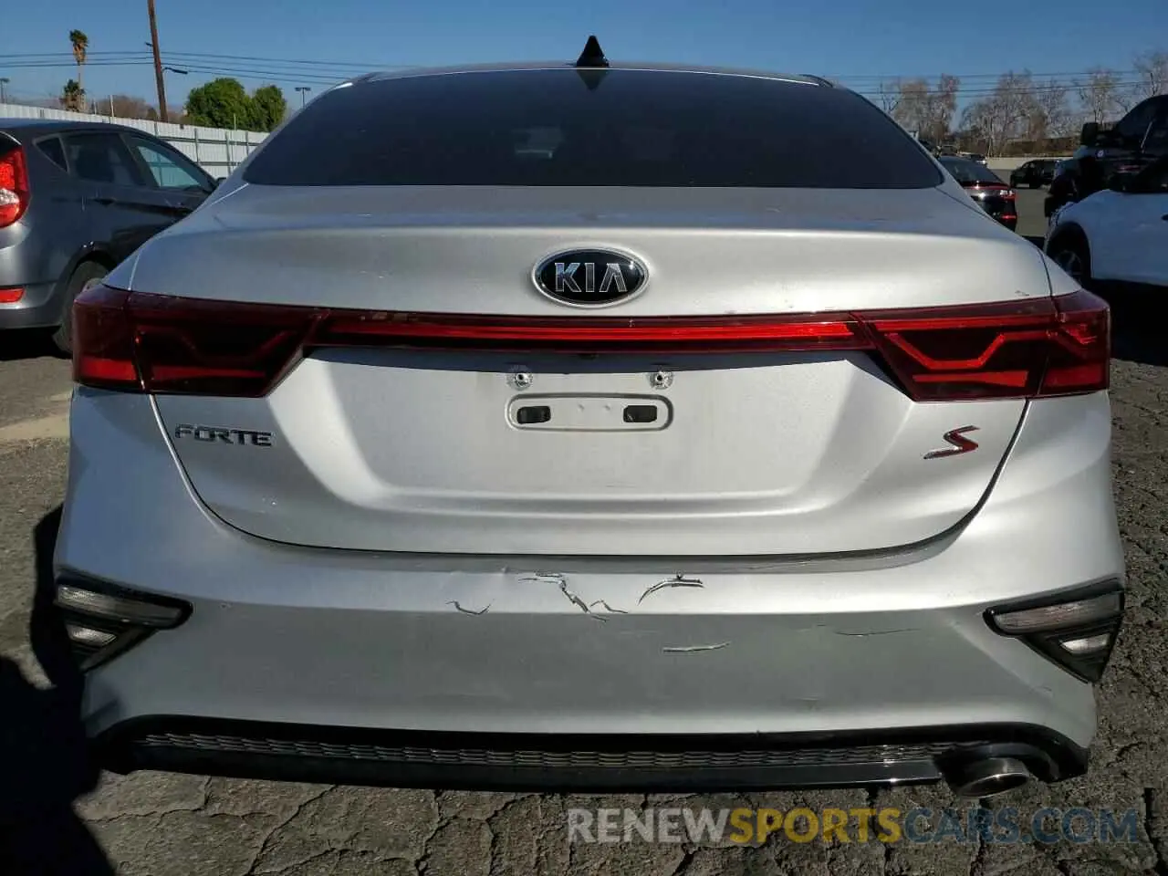 6 Photograph of a damaged car 3KPF34AD5KE042233 KIA FORTE 2019