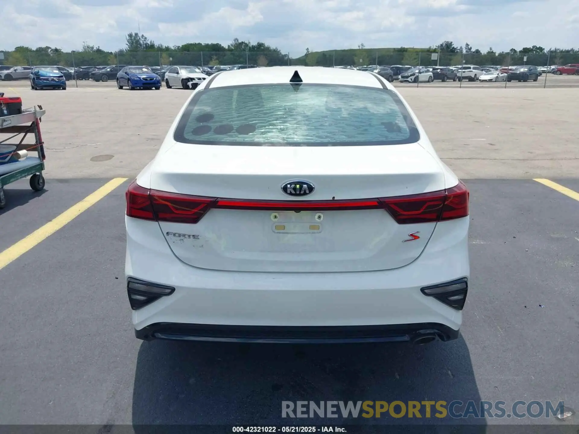 17 Photograph of a damaged car 3KPF34AD5KE062319 KIA FORTE 2019