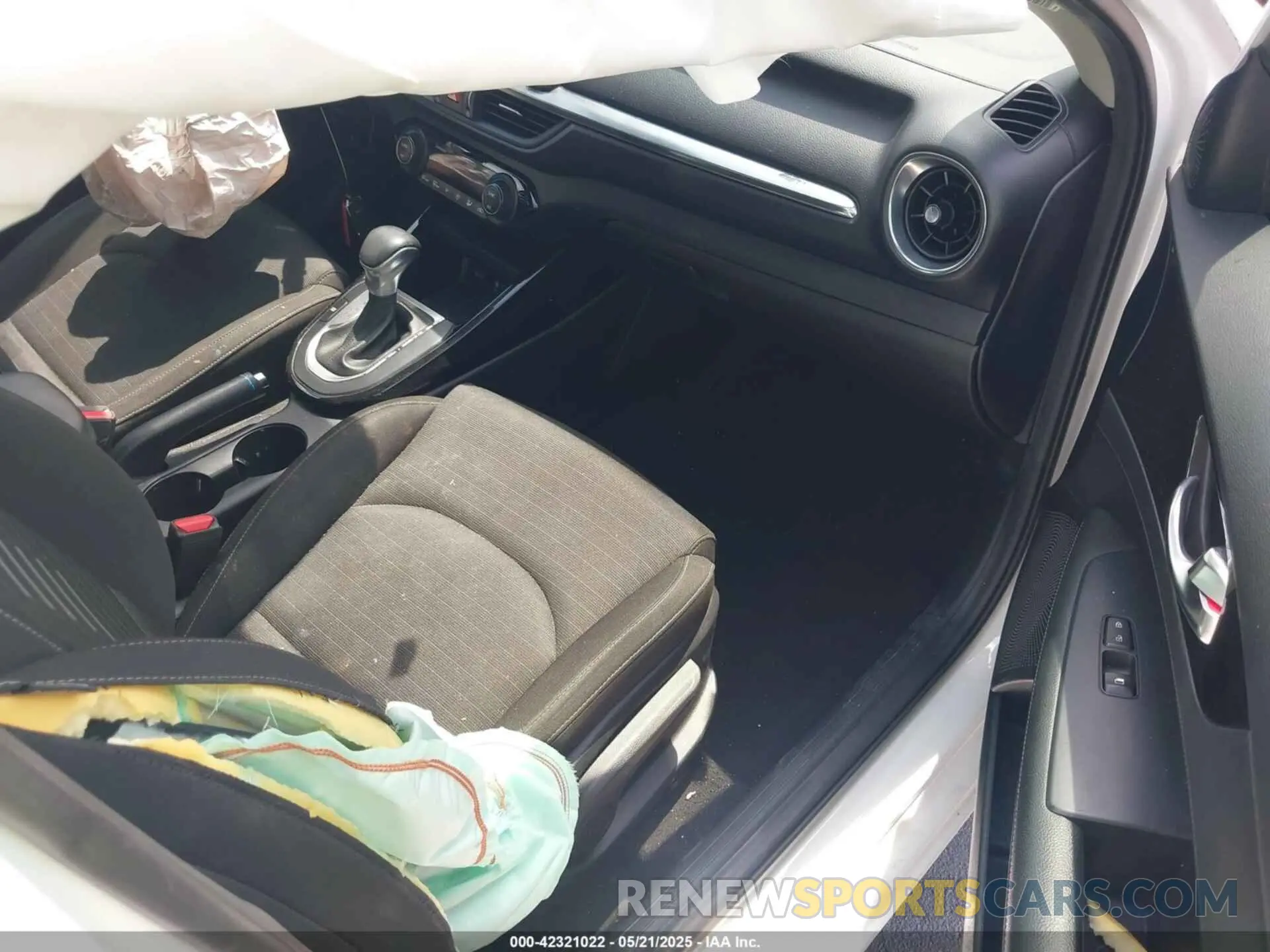 5 Photograph of a damaged car 3KPF34AD5KE062319 KIA FORTE 2019